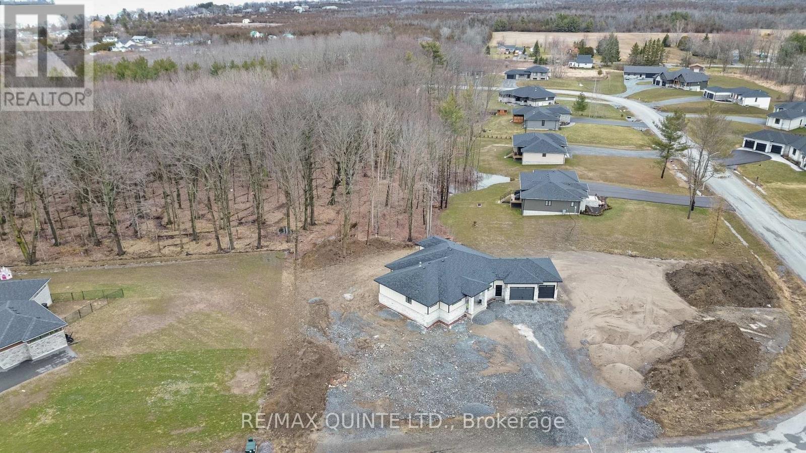 235 Michael's Way, Prince Edward County, Ontario  K0K 1L0 - Photo 5 - X12945932
