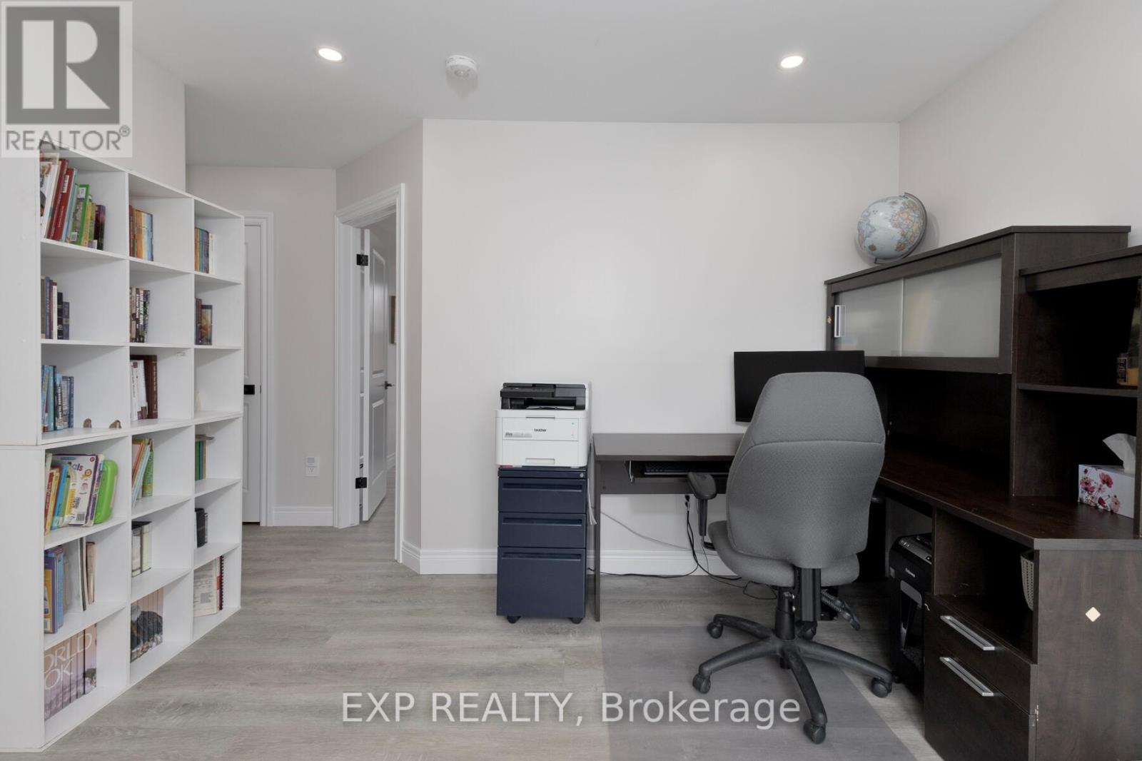 1038 Dearness Drive, London South, Ontario  N6E 1N7 - Photo 18 - X12901810