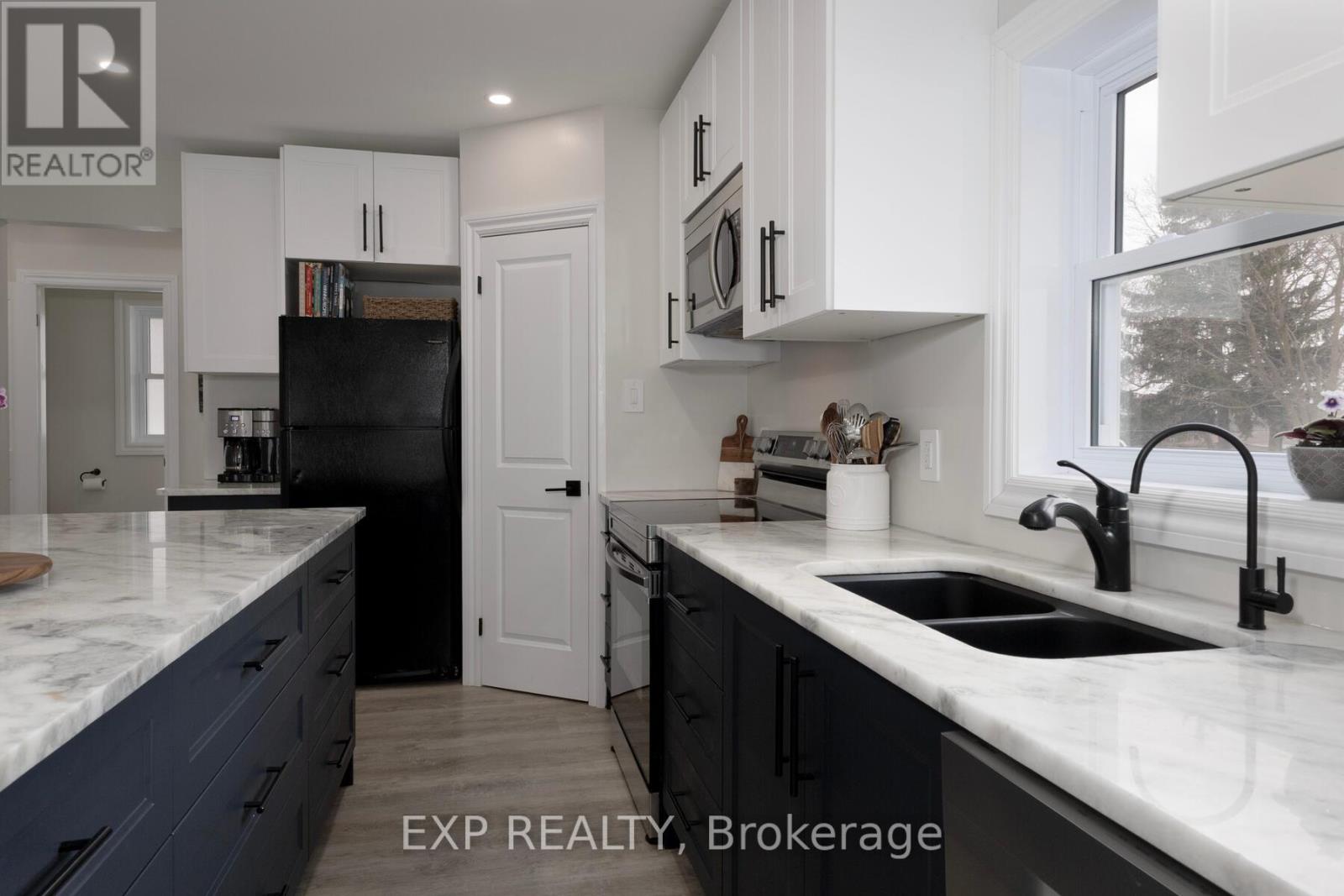 1038 Dearness Drive, London South, Ontario  N6E 1N7 - Photo 7 - X12901810