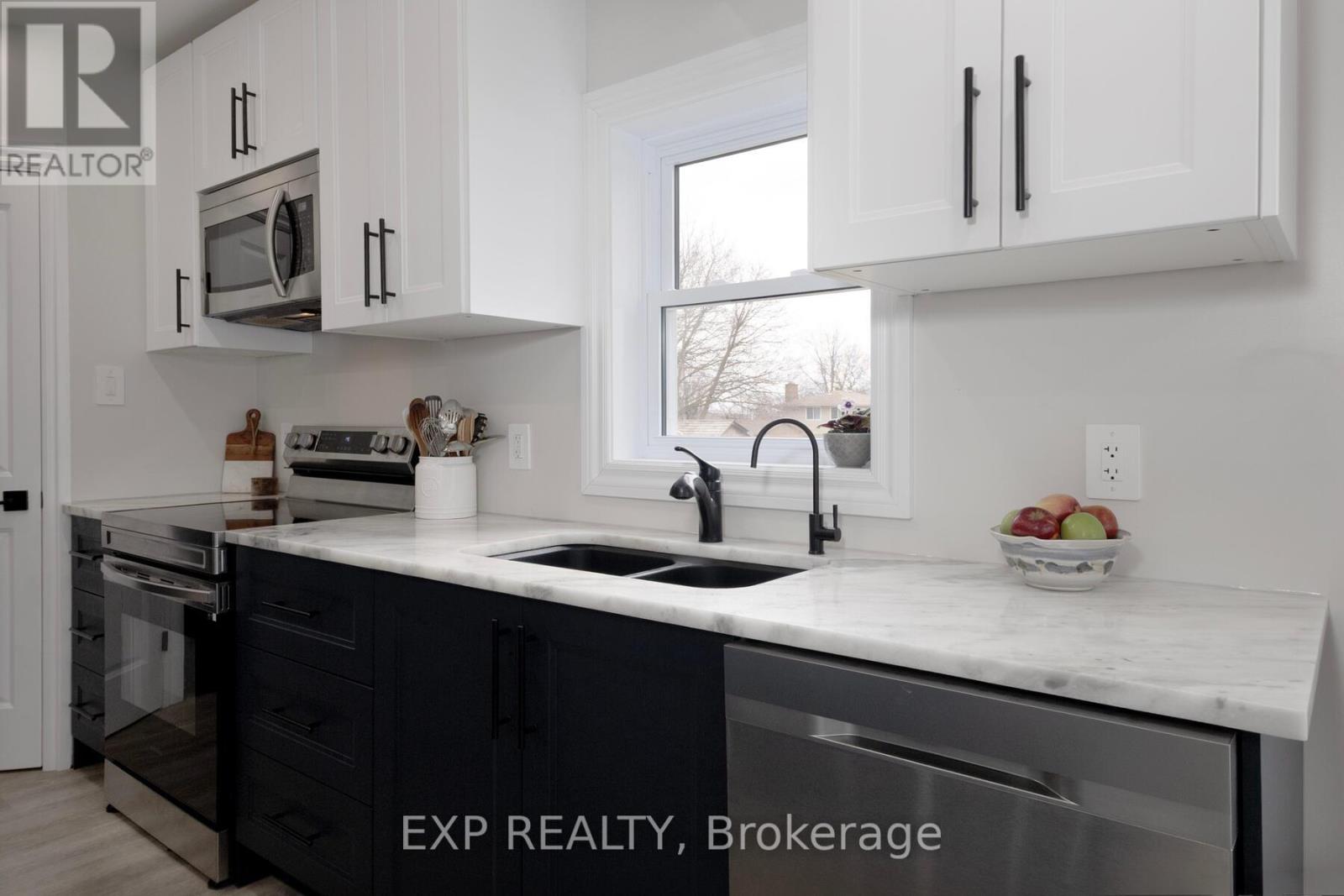 1038 Dearness Drive, London South, Ontario  N6E 1N7 - Photo 6 - X12901810