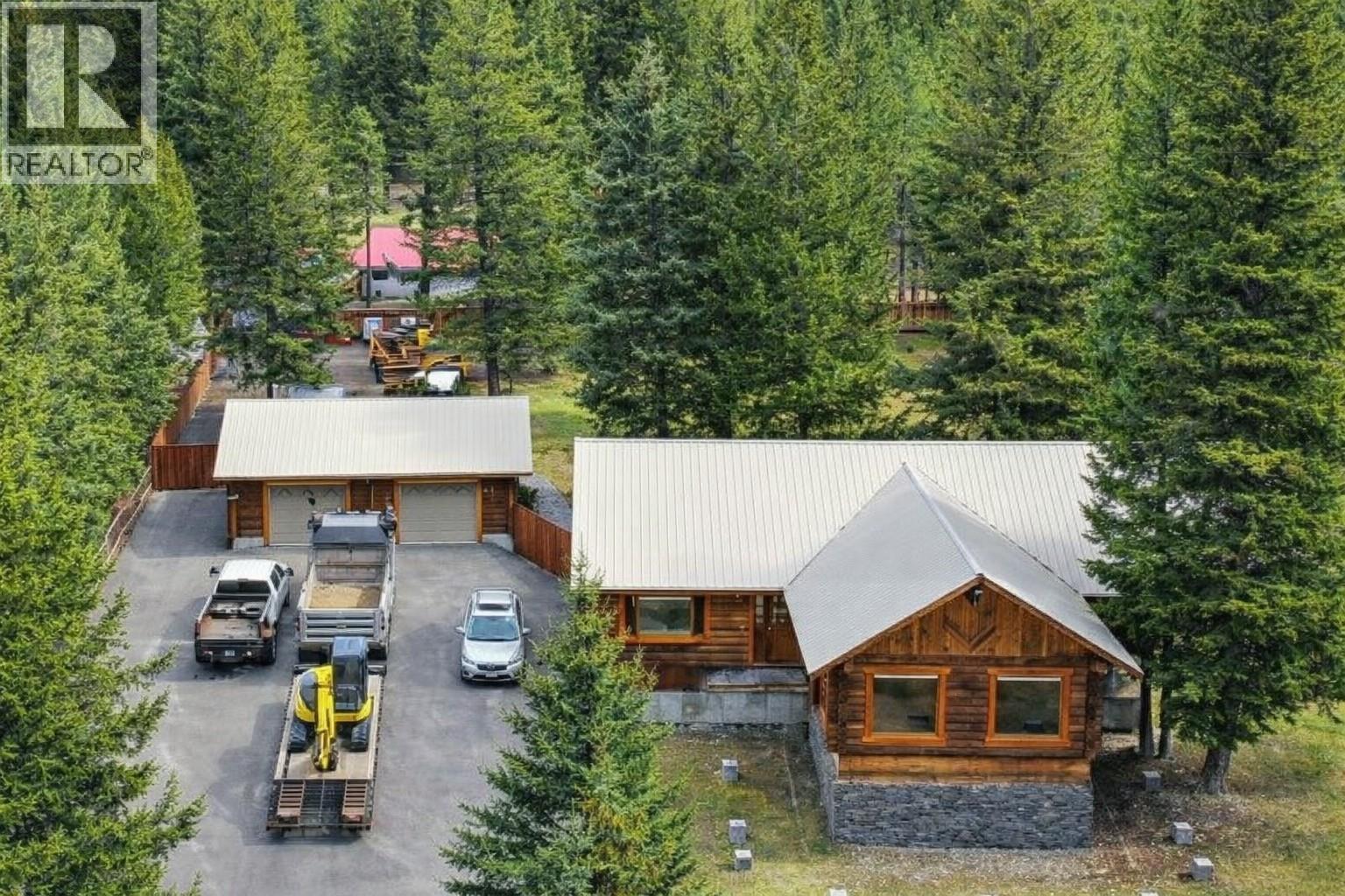 6006 Wolf Creek Road, Wasa, British Columbia  V0B 2K0 - Photo 1 - 10382886