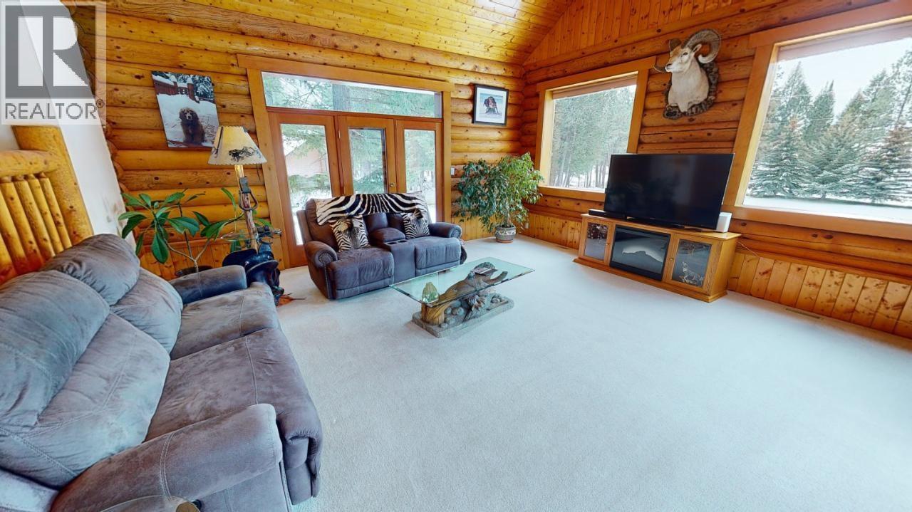 6006 Wolf Creek Road, Wasa, British Columbia  V0B 2K0 - Photo 17 - 10382886