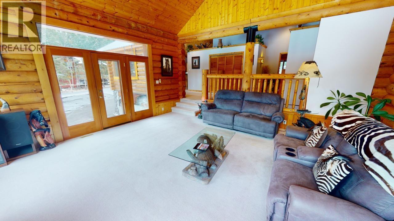 6006 Wolf Creek Road, Wasa, British Columbia  V0B 2K0 - Photo 19 - 10382886