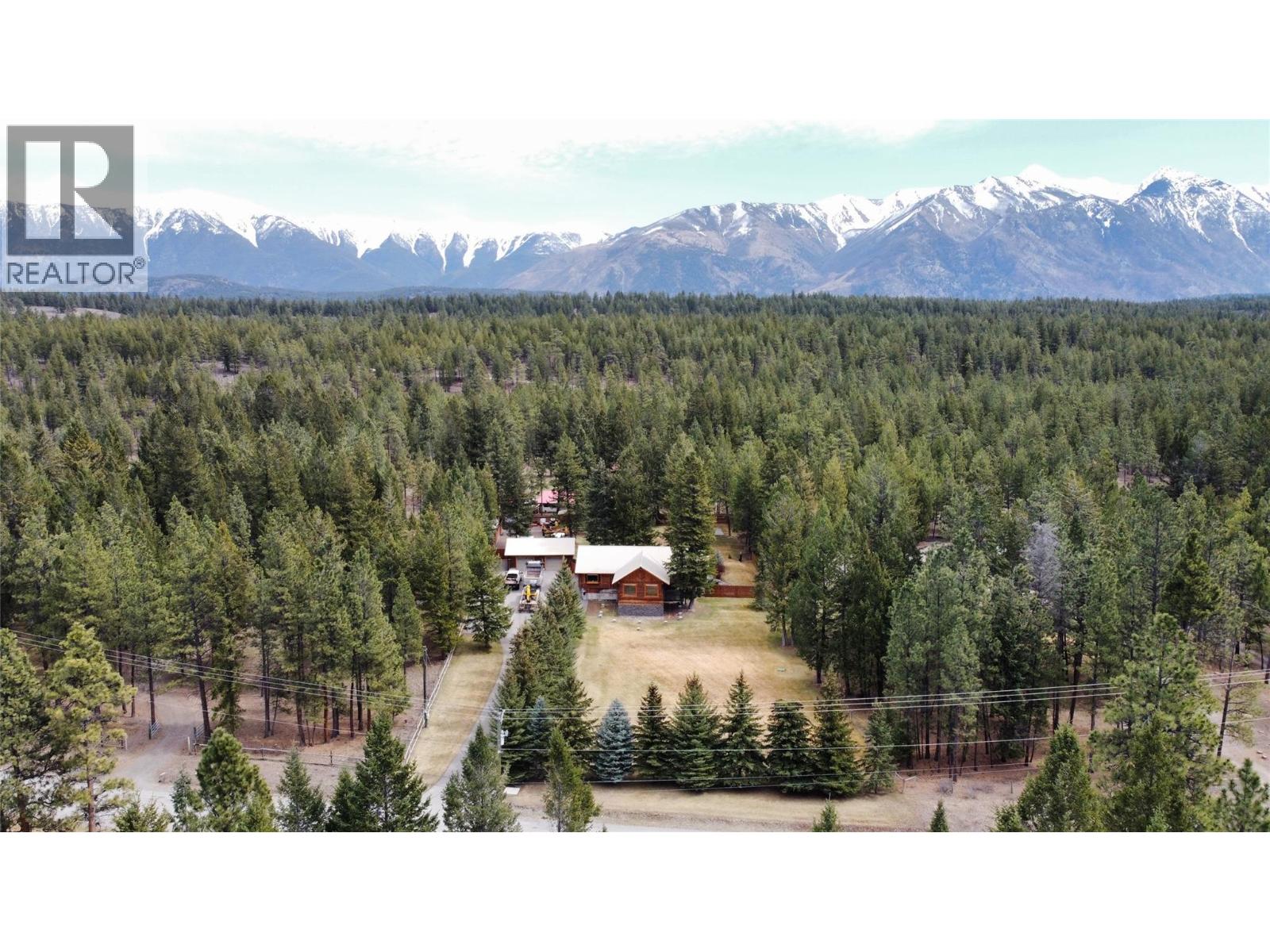 6006 Wolf Creek Road, Wasa, British Columbia  V0B 2K0 - Photo 3 - 10382886