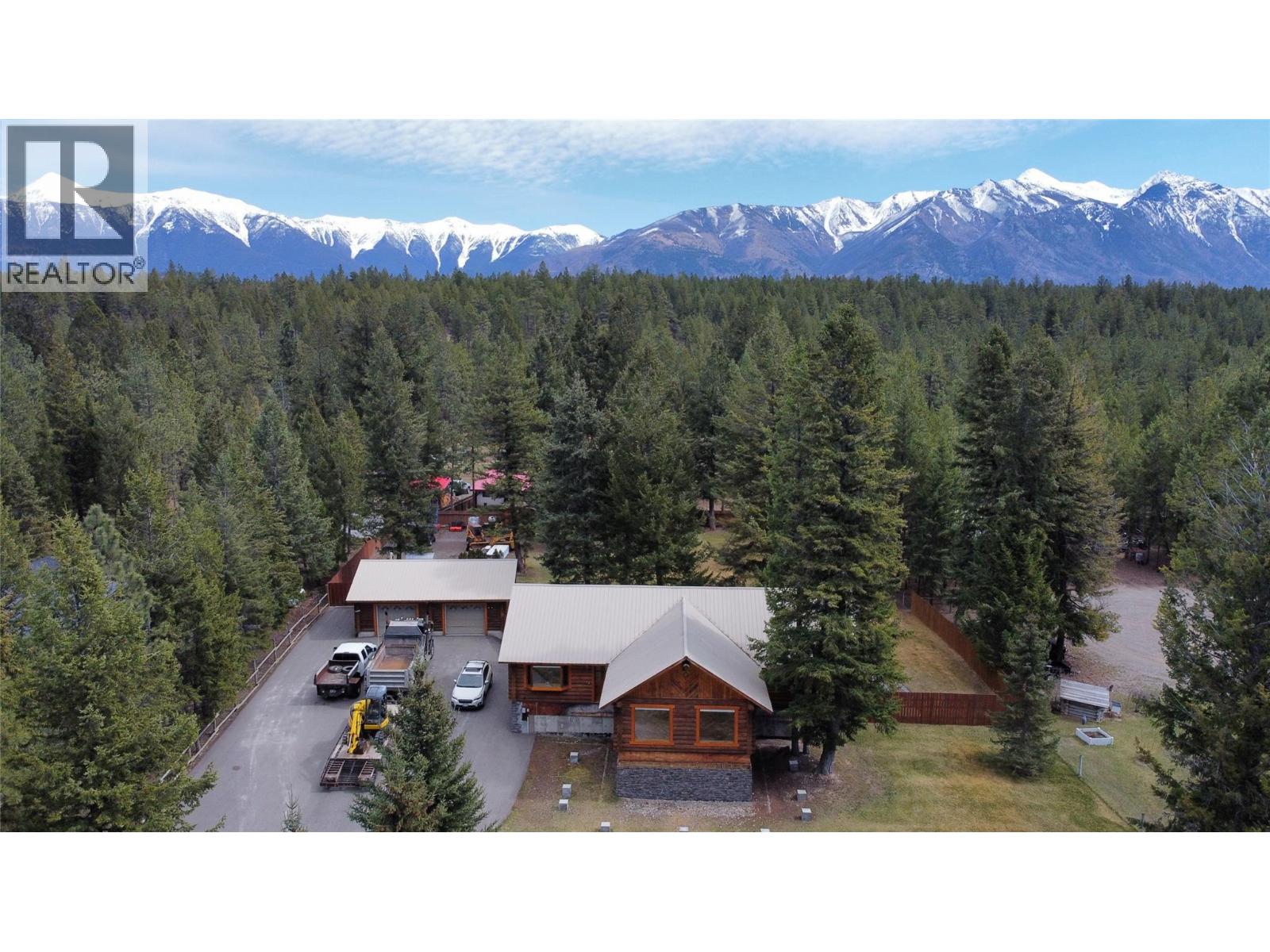 6006 Wolf Creek Road, Wasa, British Columbia  V0B 2K0 - Photo 4 - 10382886