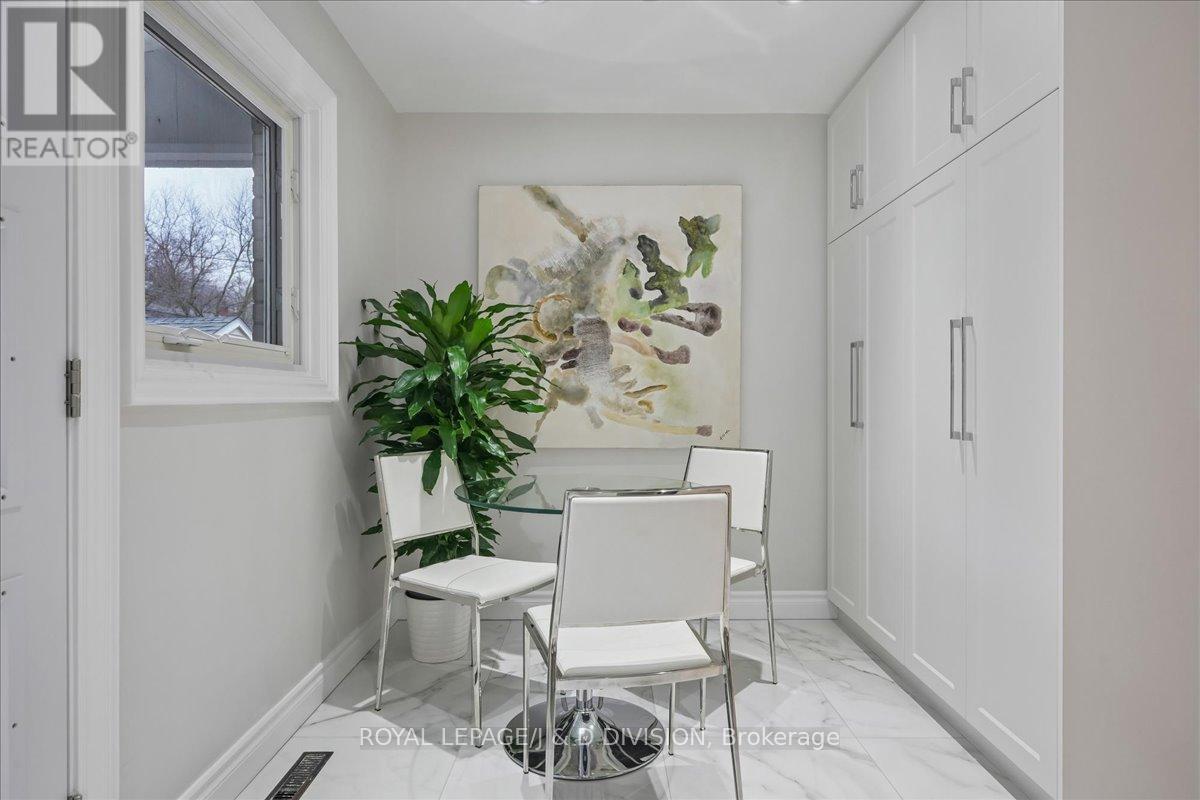 51 Skylark Road, Toronto, Ontario  M6S 4M5 - Photo 16 - W12984788