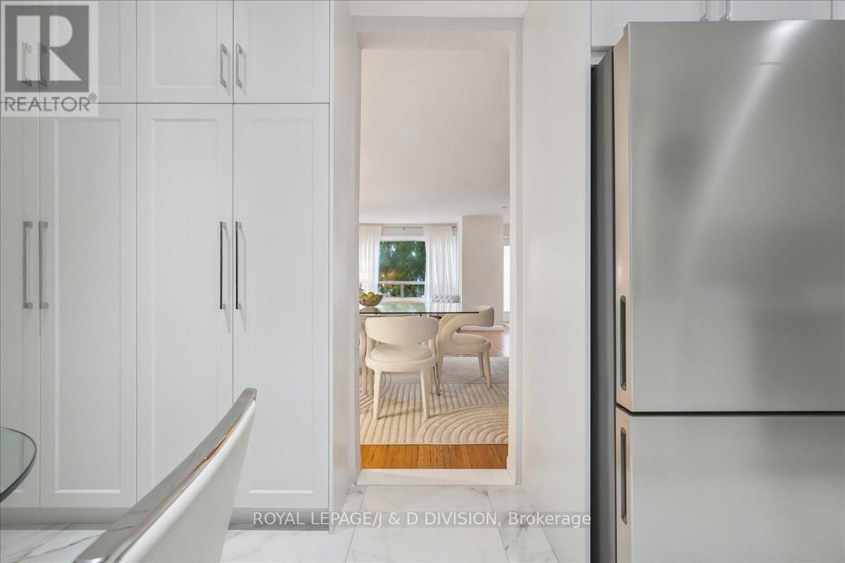 51 Skylark Road, Toronto, Ontario  M6S 4M5 - Photo 17 - W12984788