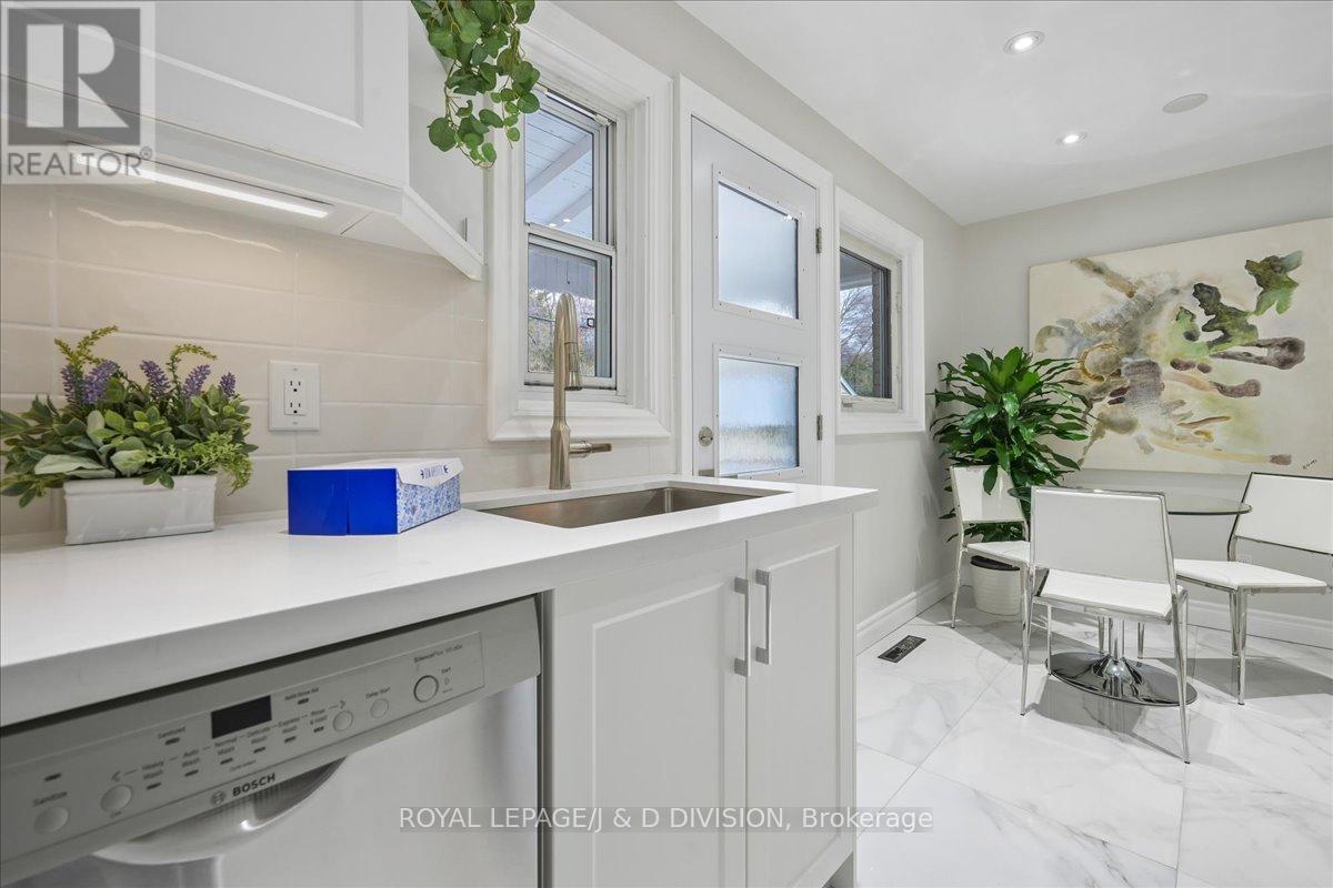 51 Skylark Road, Toronto, Ontario  M6S 4M5 - Photo 21 - W12984788