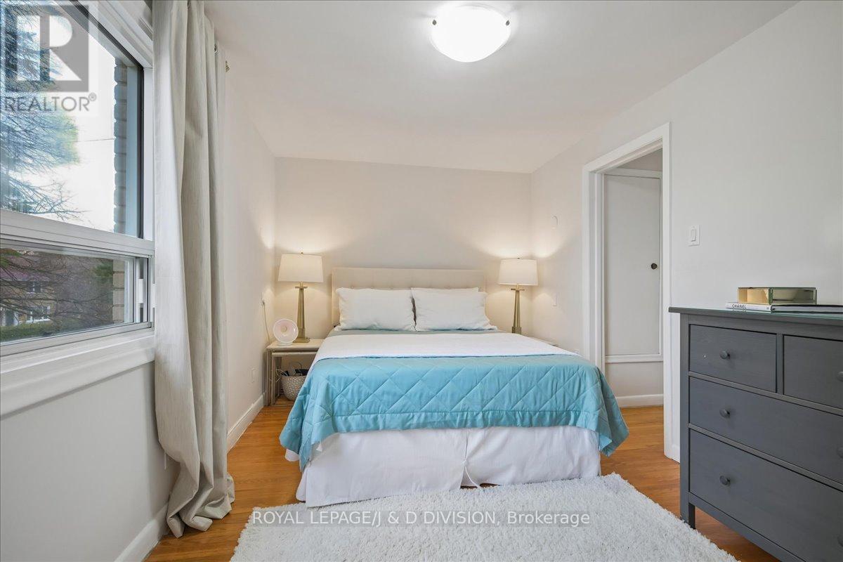 51 Skylark Road, Toronto, Ontario  M6S 4M5 - Photo 27 - W12984788