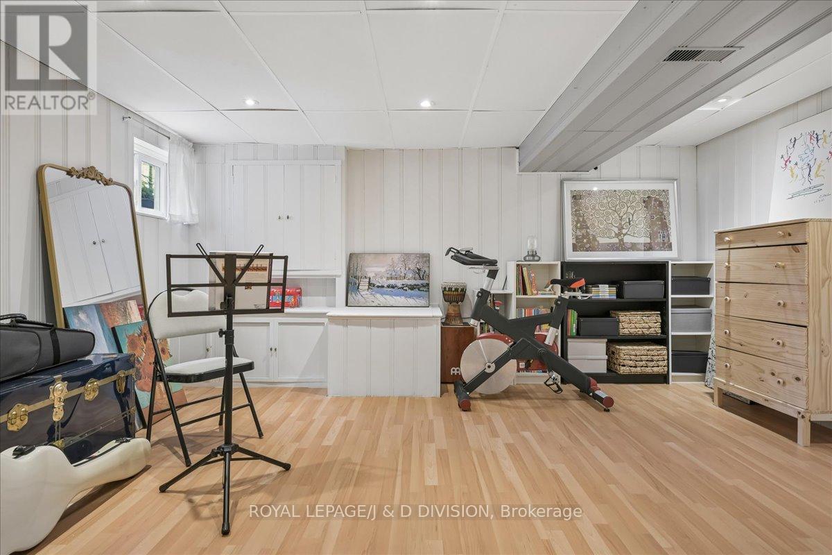 51 Skylark Road, Toronto, Ontario  M6S 4M5 - Photo 31 - W12984788