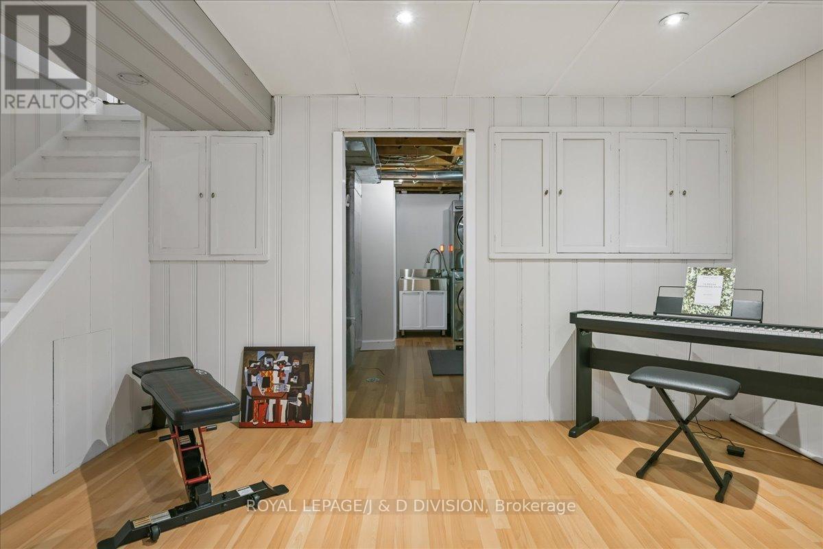 51 Skylark Road, Toronto, Ontario  M6S 4M5 - Photo 33 - W12984788