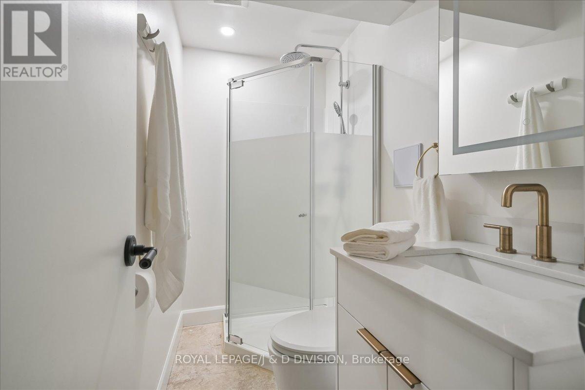 51 Skylark Road, Toronto, Ontario  M6S 4M5 - Photo 35 - W12984788