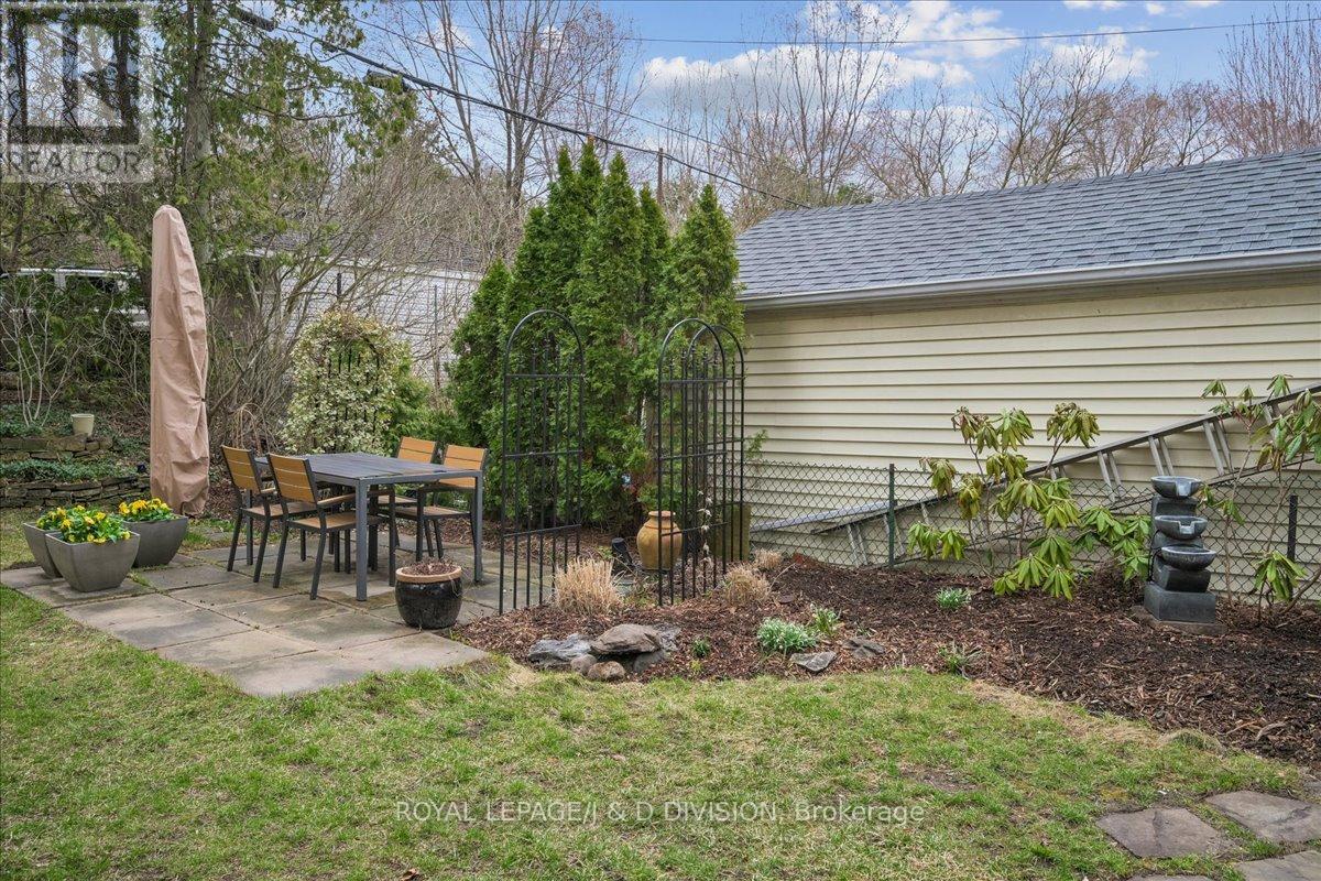 51 Skylark Road, Toronto, Ontario  M6S 4M5 - Photo 40 - W12984788