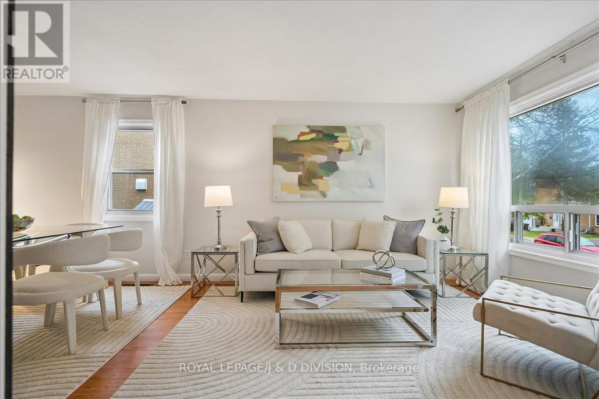 51 Skylark Road, Toronto, Ontario  M6S 4M5 - Photo 6 - W12984788