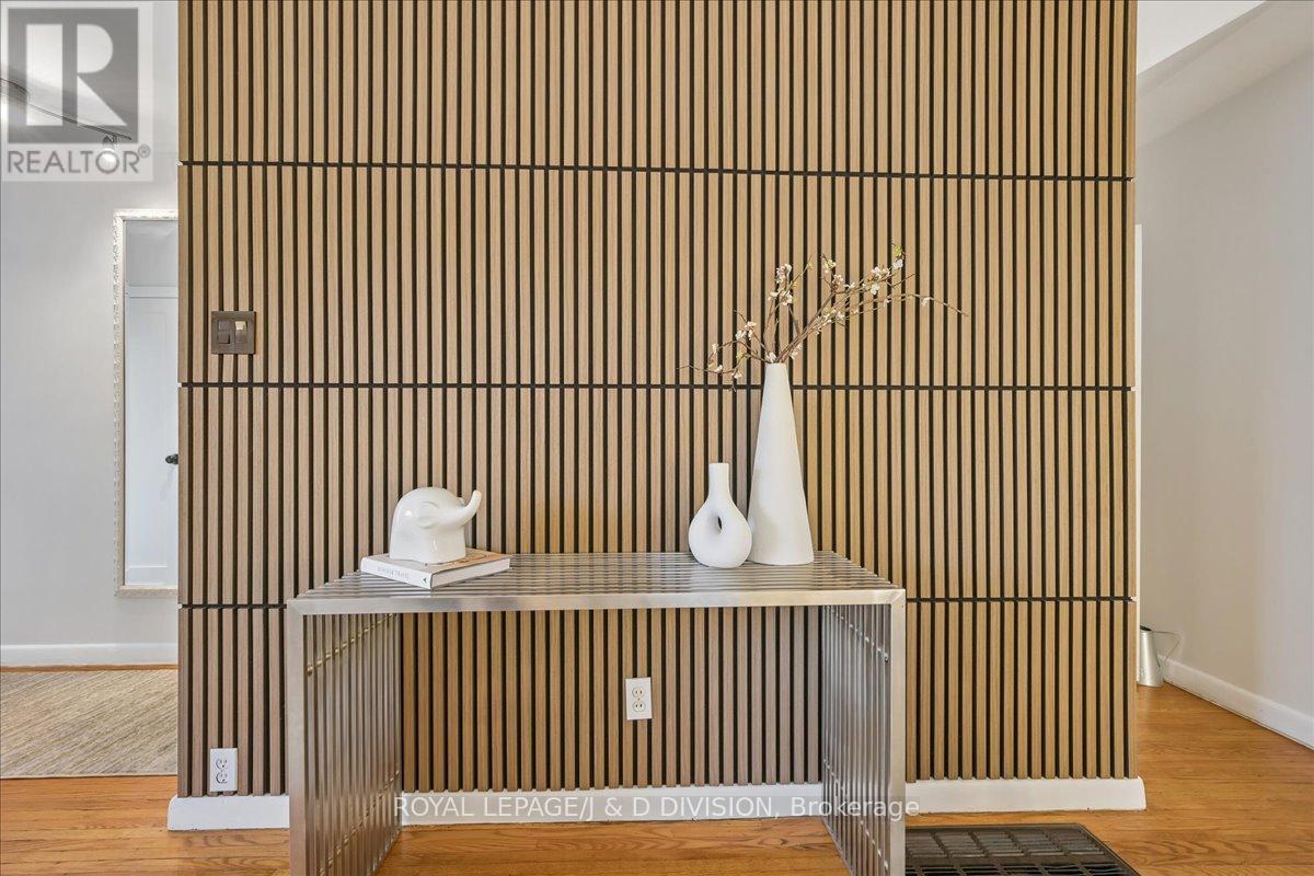 51 Skylark Road, Toronto, Ontario  M6S 4M5 - Photo 9 - W12984788