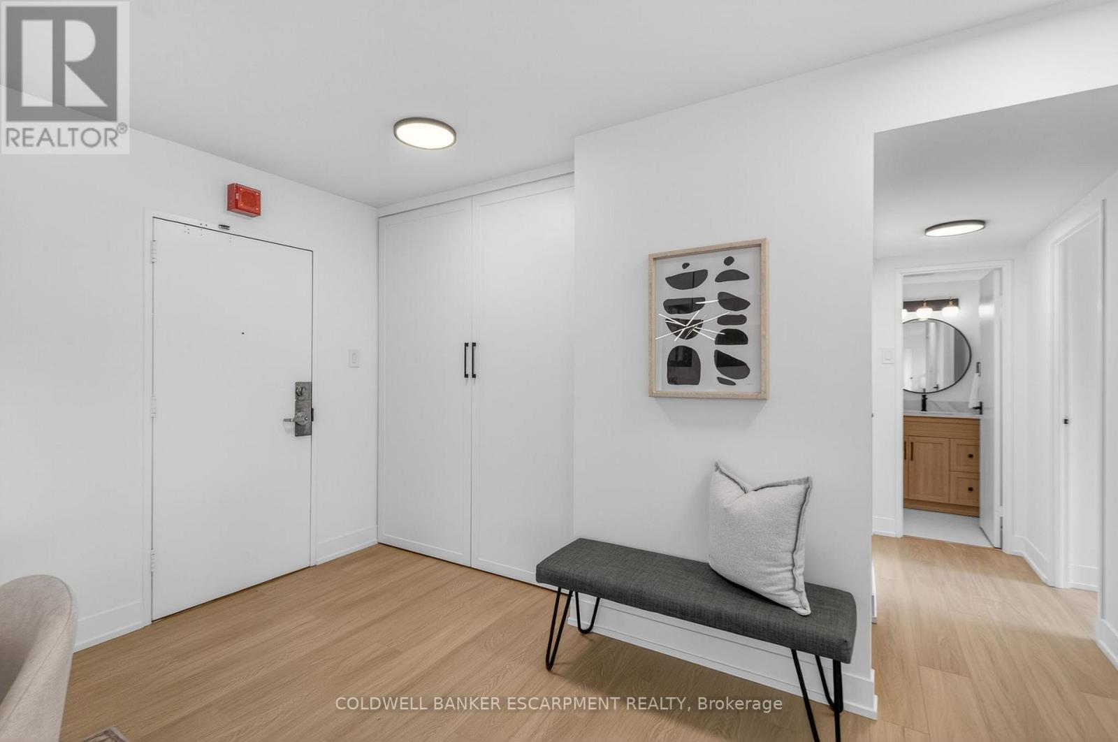 1314 - 50 Mississauga Valley Boulevard, Mississauga, Ontario  L5A 3S2 - Photo 4 - W12984822