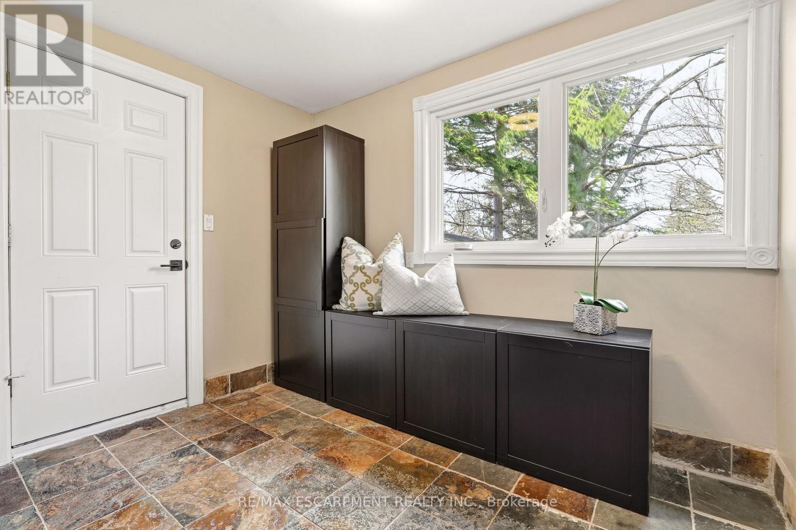 1189 Britannia Road, Burlington, Ontario  L7P 0E7 - Photo 10 - W12984826