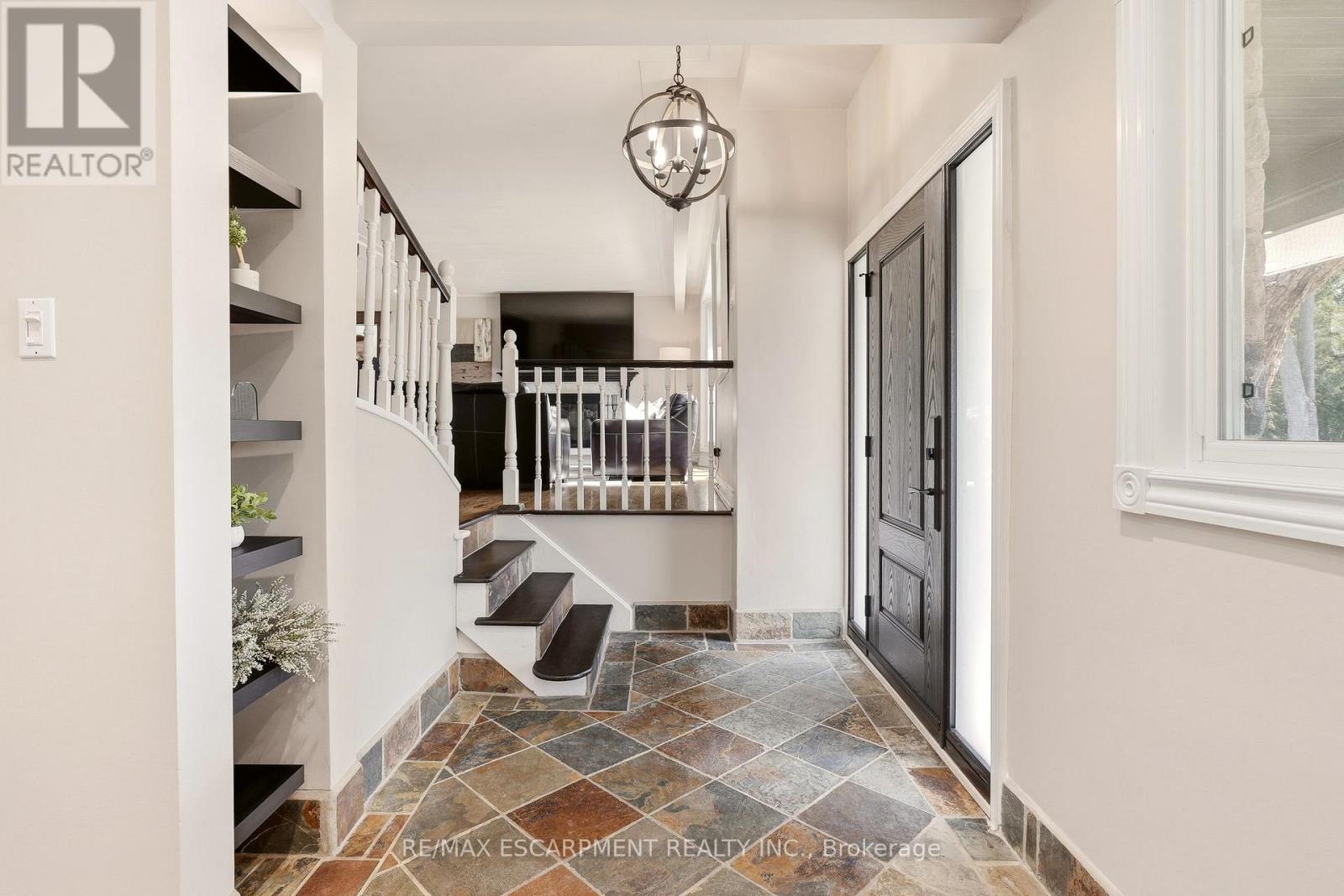 1189 Britannia Road, Burlington, Ontario  L7P 0E7 - Photo 5 - W12984826