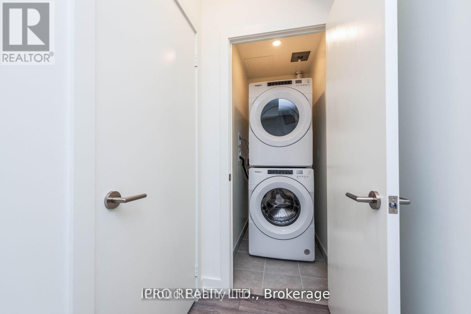 204 - 10 Wilby Crescent, Toronto, Ontario  M9N 1E5 - Photo 14 - W12984894