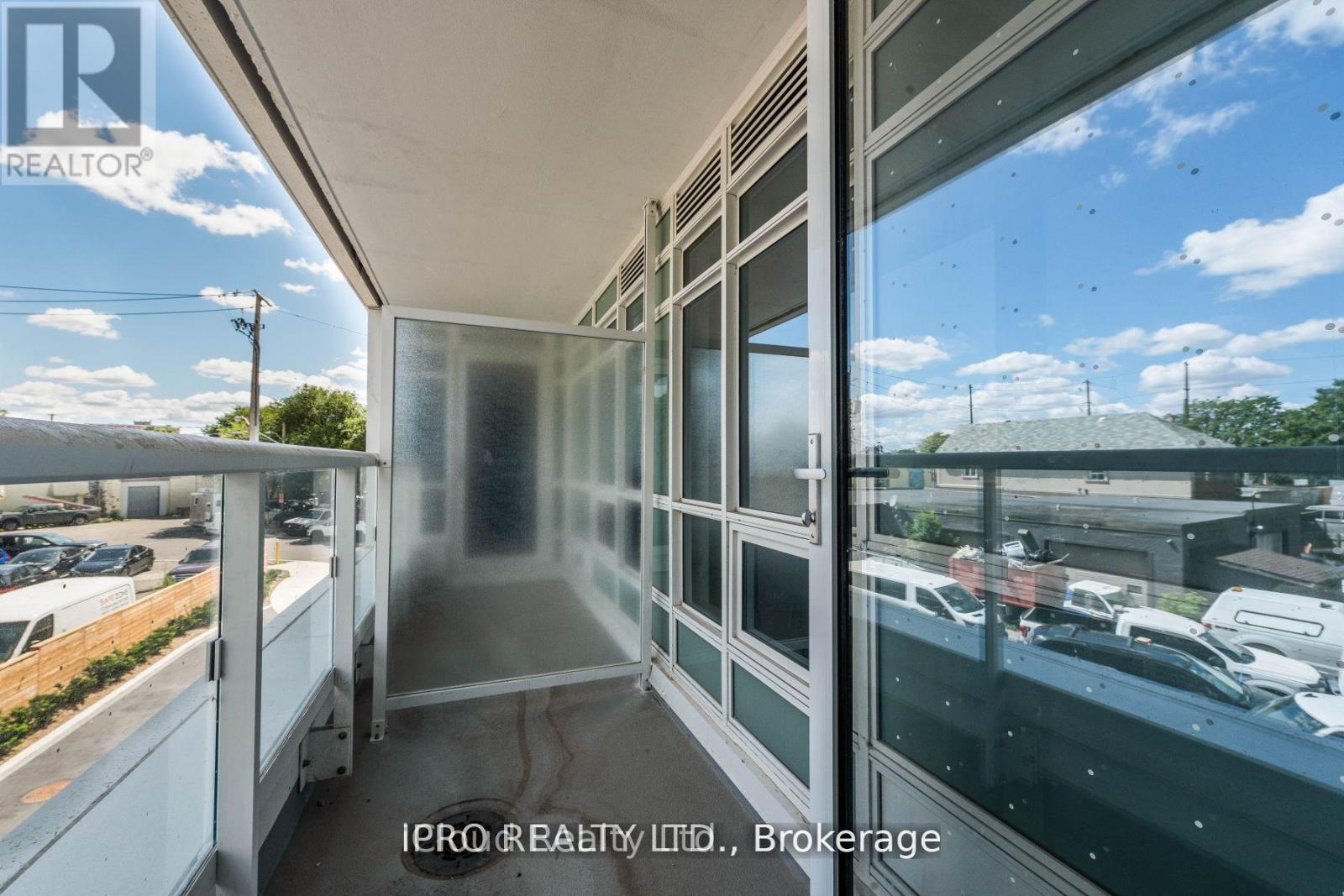 204 - 10 Wilby Crescent, Toronto, Ontario  M9N 1E5 - Photo 20 - W12984894