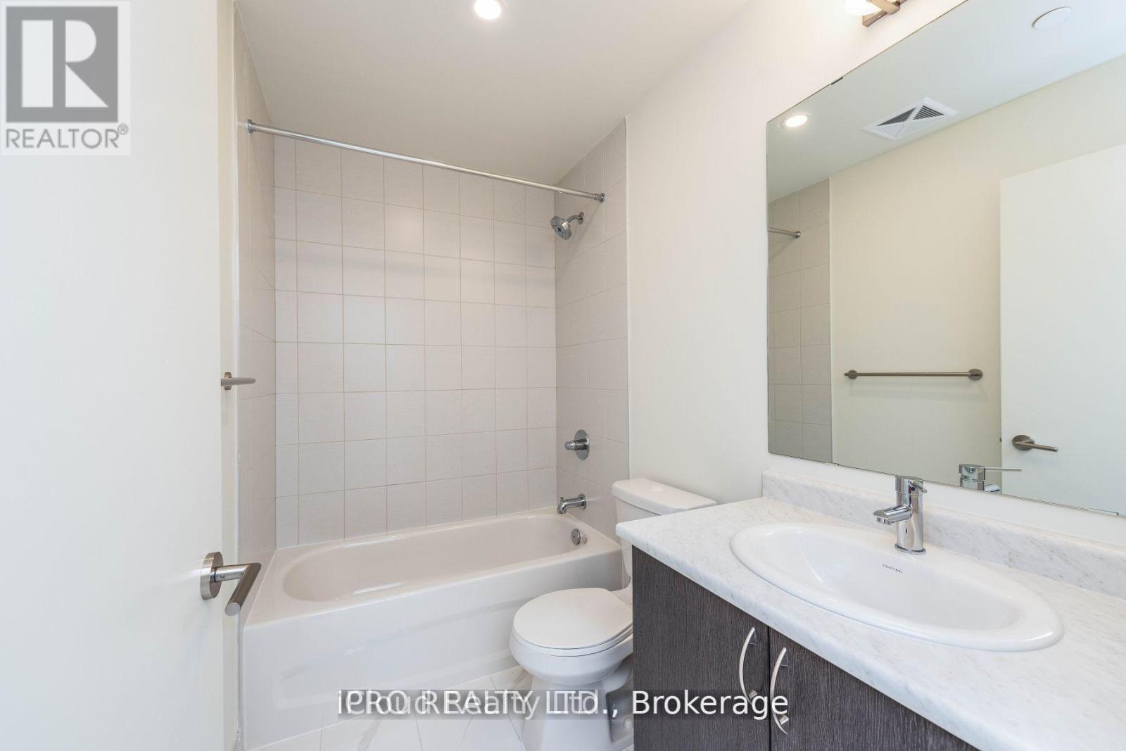 204 - 10 Wilby Crescent, Toronto, Ontario  M9N 1E5 - Photo 6 - W12984894