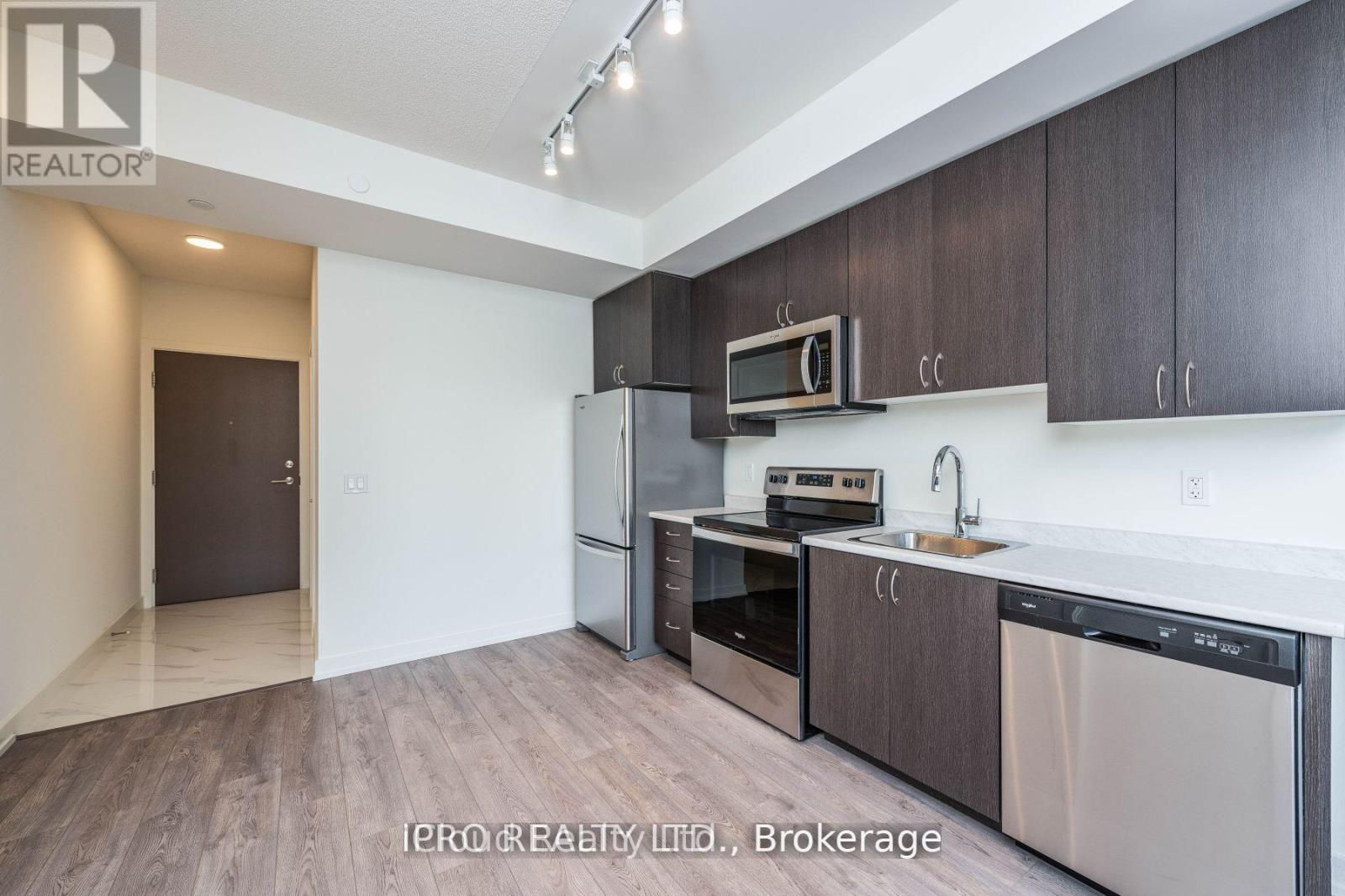 204 - 10 Wilby Crescent, Toronto, Ontario  M9N 1E5 - Photo 9 - W12984894