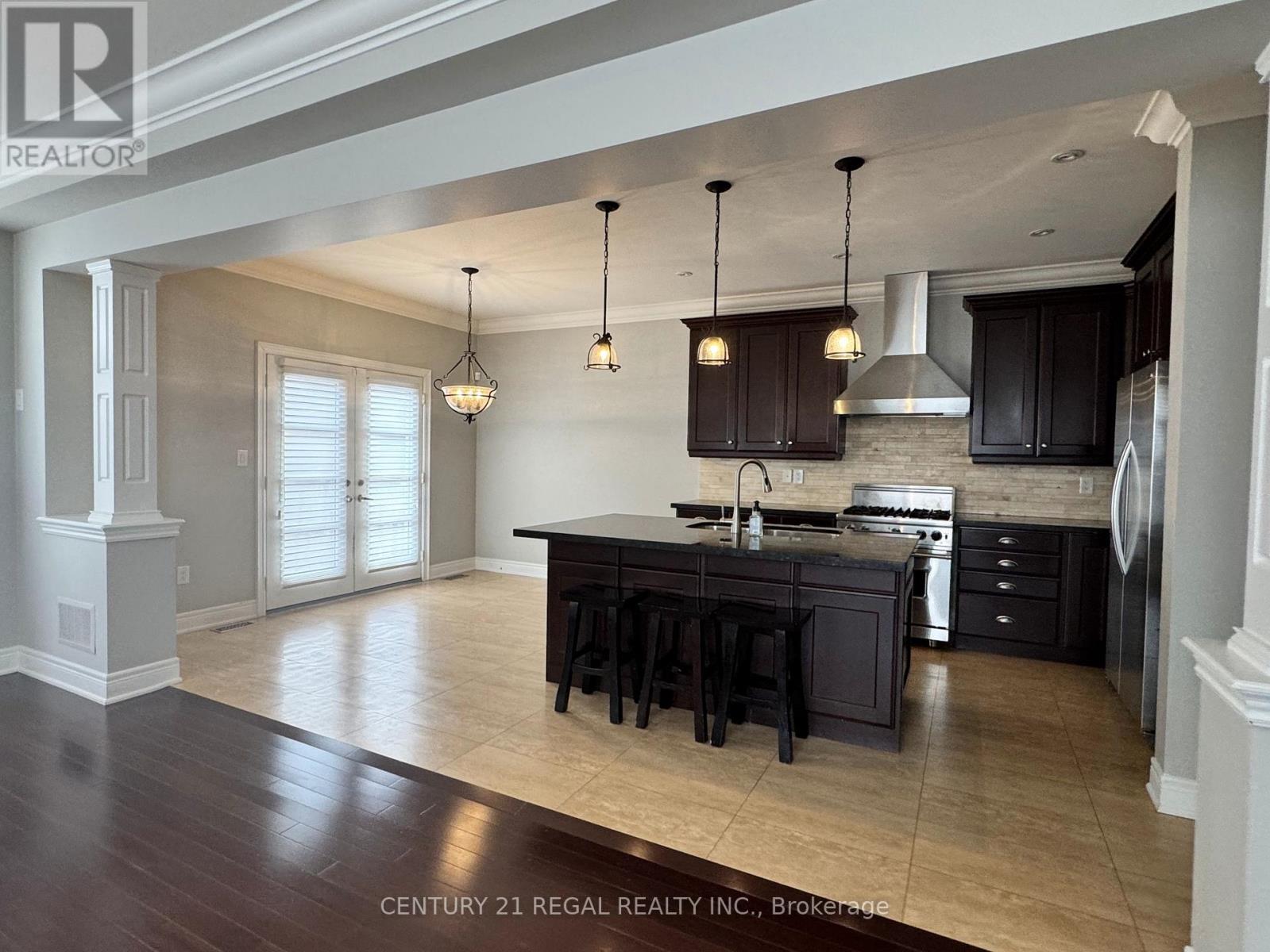 2294 Wuthering Heights Way, Oakville, Ontario  L6M 0E7 - Photo 4 - W12984898