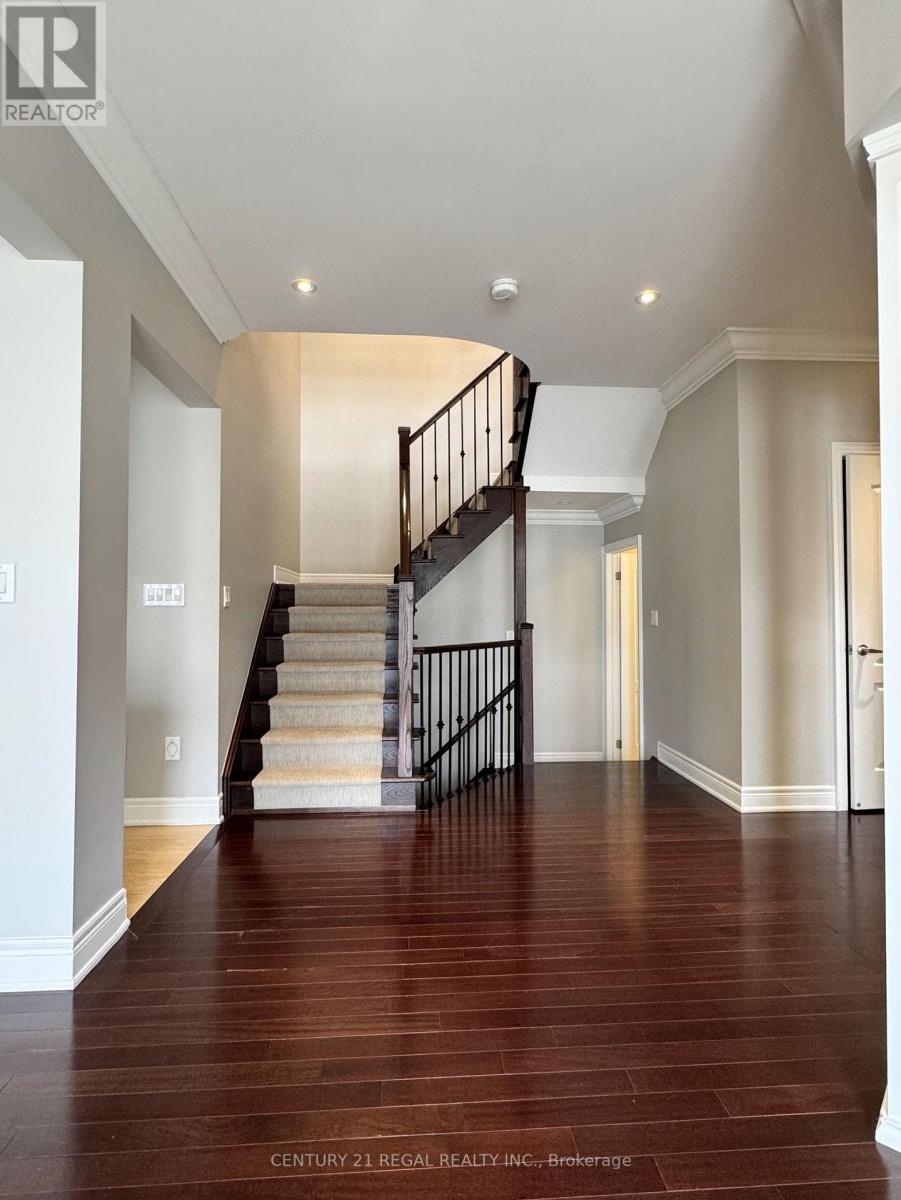 2294 Wuthering Heights Way, Oakville, Ontario  L6M 0E7 - Photo 8 - W12984898