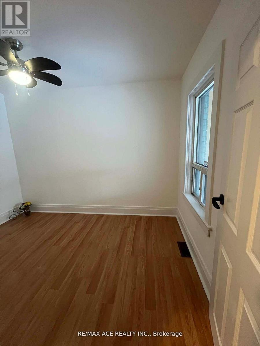 12 Mahoney Avenue, Toronto, Ontario  M6M 2H4 - Photo 11 - W12984900