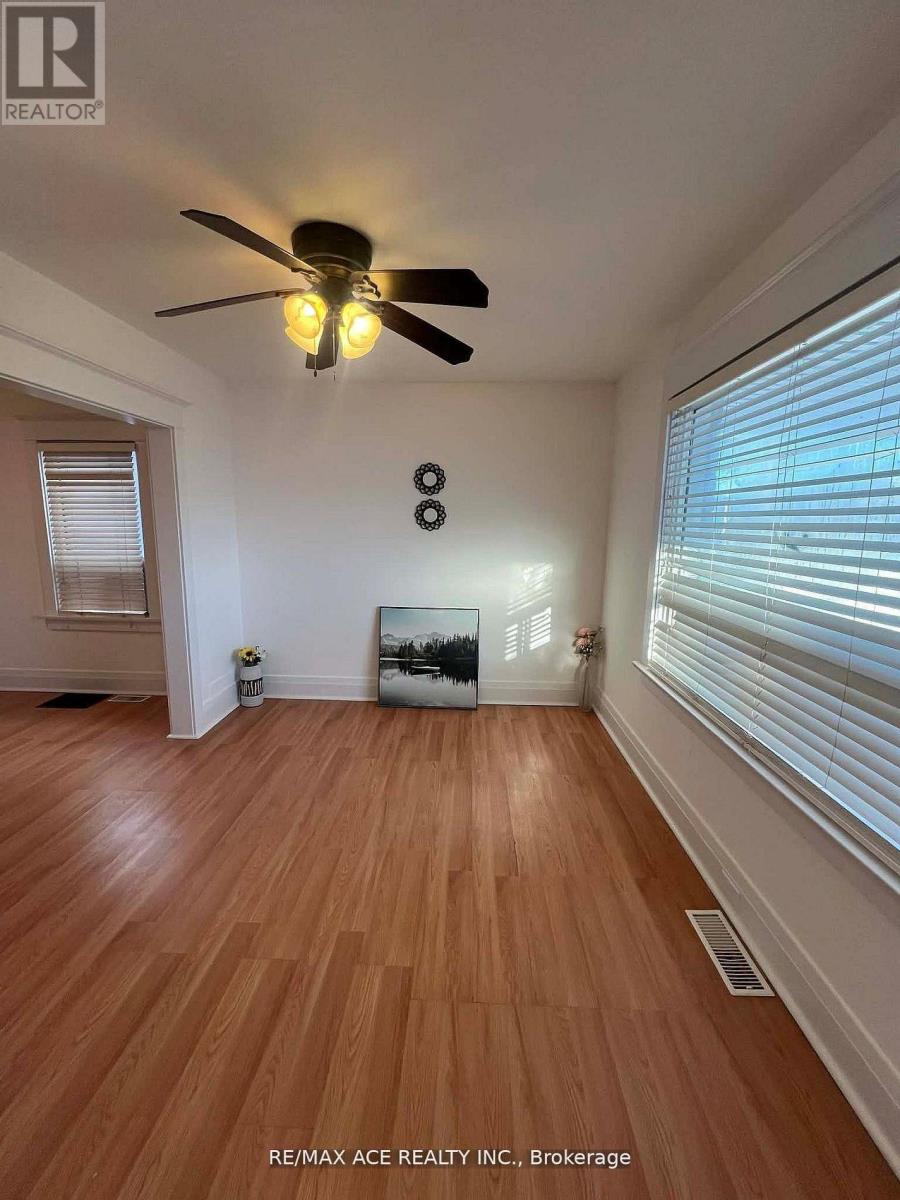 12 Mahoney Avenue, Toronto, Ontario  M6M 2H4 - Photo 5 - W12984900