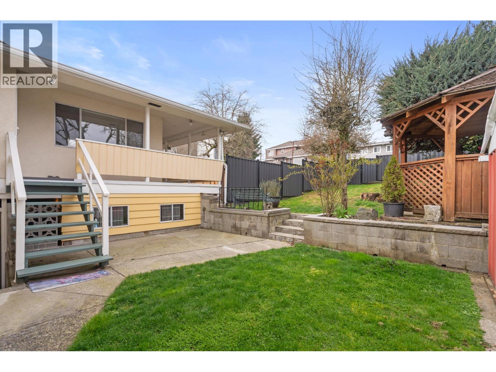 1743 Taralawn Court, Burnaby, British Columbia  V5B 3H4 - Photo 37 - R3100276