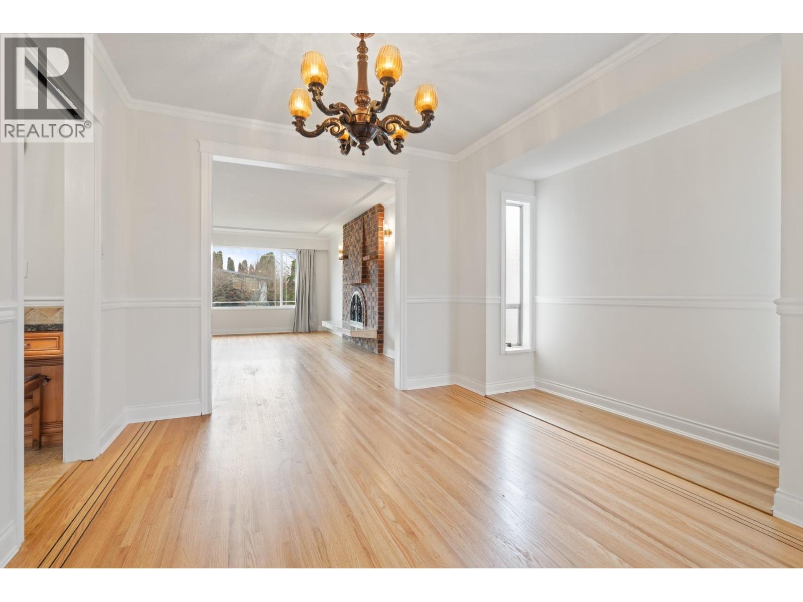 1743 Taralawn Court, Burnaby, British Columbia  V5B 3H4 - Photo 10 - R3100276