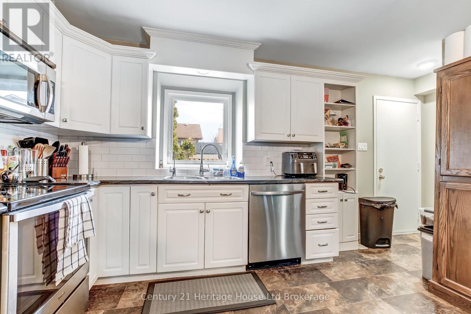 3 - 259 Lansdowne Avenue, Woodstock, Ontario  N4T 1N6 - Photo 4 - X12972612