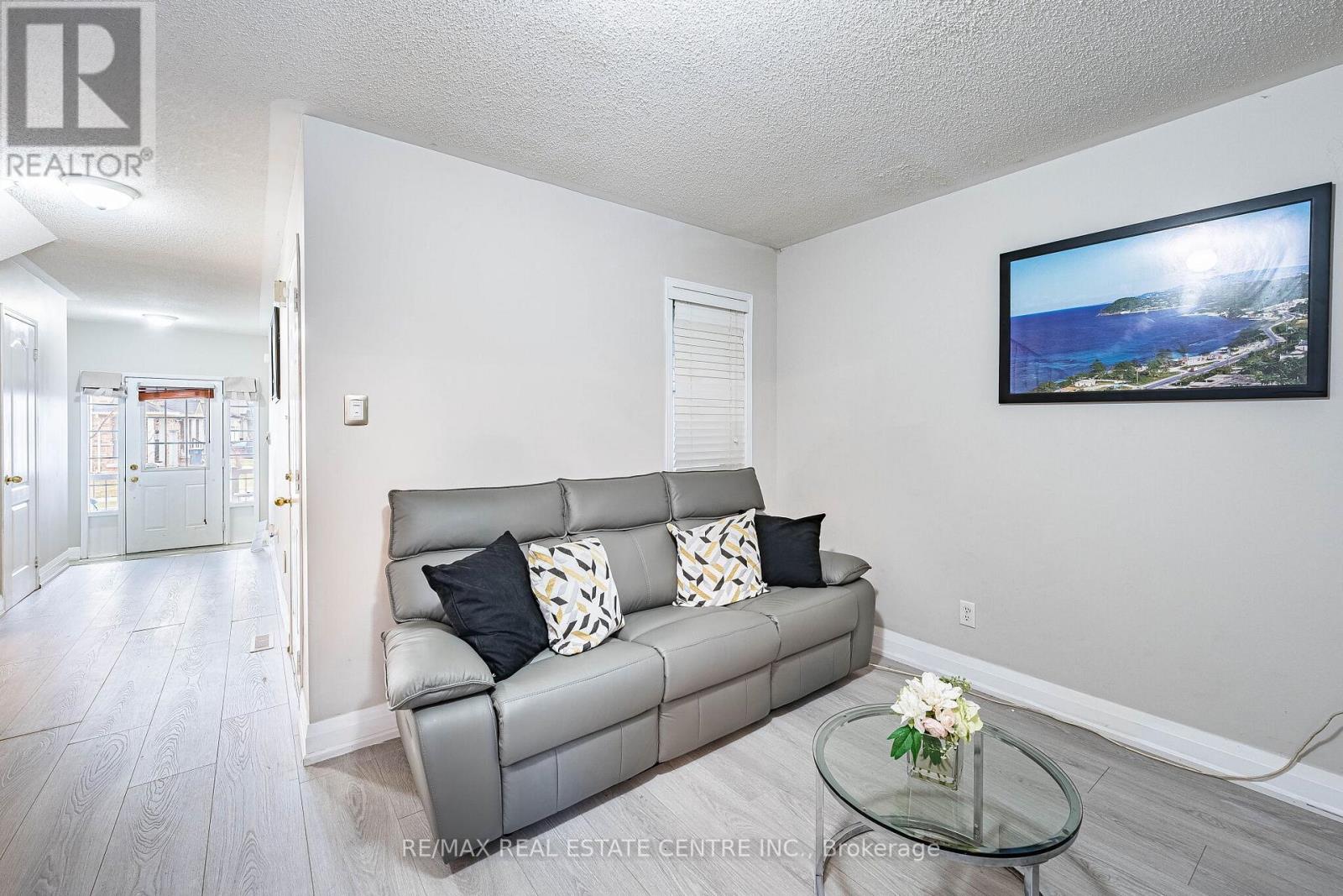 22 Tanasi Road, Brampton, Ontario  L6X 0K4 - Photo 5 - W12968884