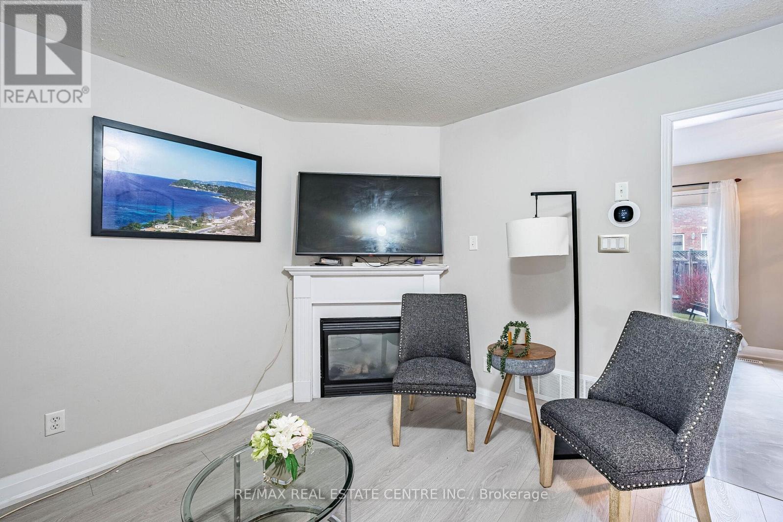 22 Tanasi Road, Brampton, Ontario  L6X 0K4 - Photo 4 - W12968884