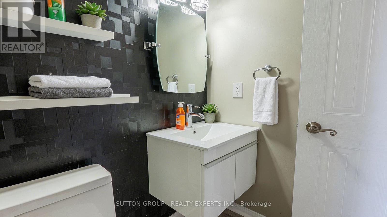 63 Wickstead Court, Brampton, Ontario  L6R 1N8 - Photo 23 - W12970662