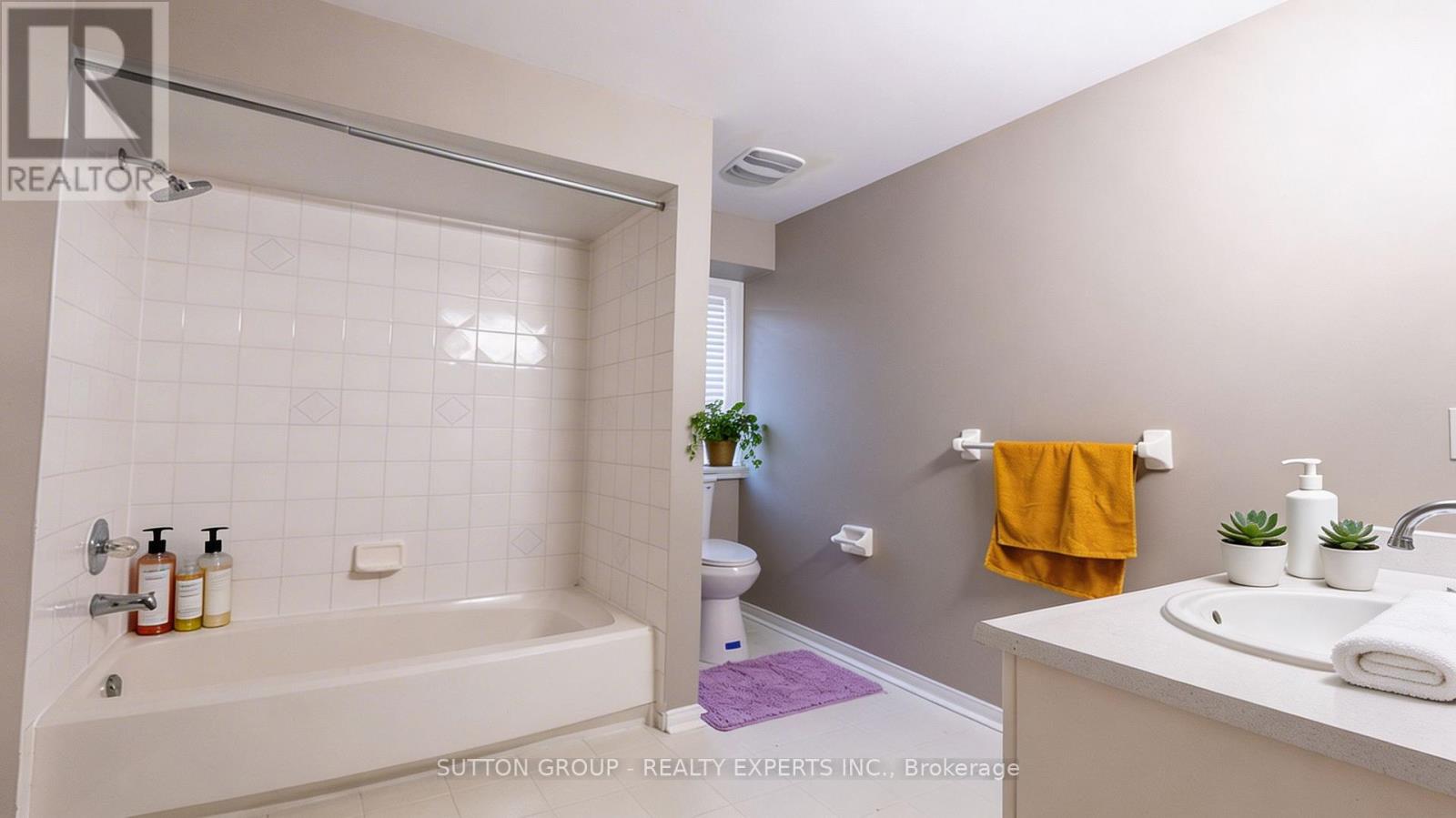 63 Wickstead Court, Brampton, Ontario  L6R 1N8 - Photo 24 - W12970662