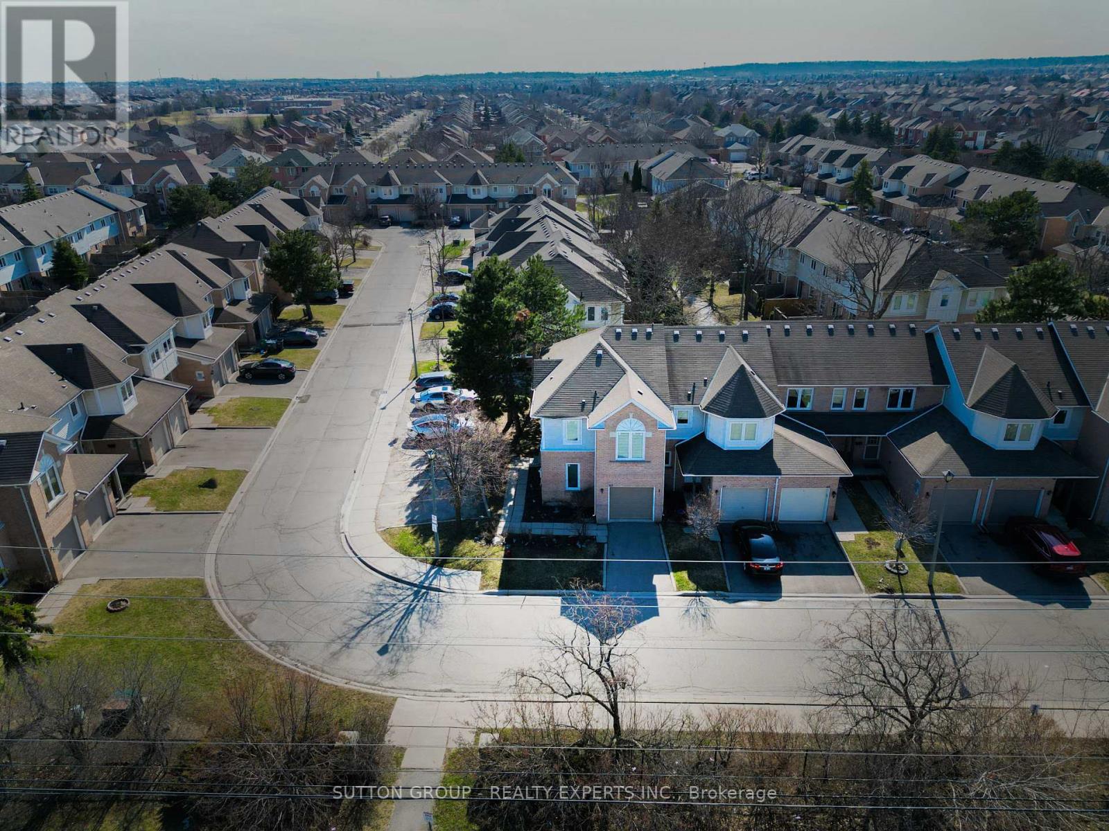 63 Wickstead Court, Brampton, Ontario  L6R 1N8 - Photo 43 - W12970662