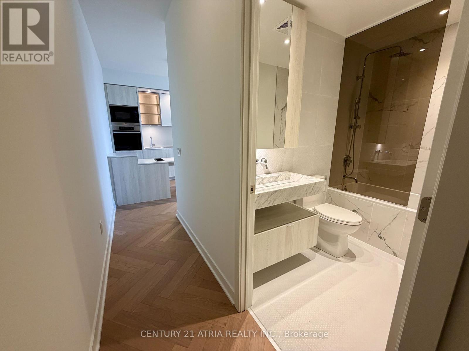 2401 - 11 Yorkville Avenue, Toronto, Ontario  M4W 0B7 - Photo 7 - C12931966