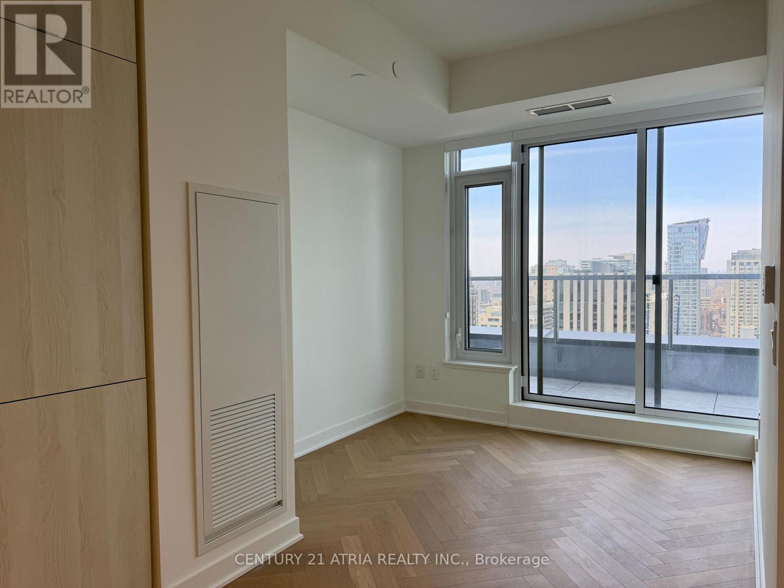 2401 - 11 Yorkville Avenue, Toronto, Ontario  M4W 0B7 - Photo 9 - C12931966