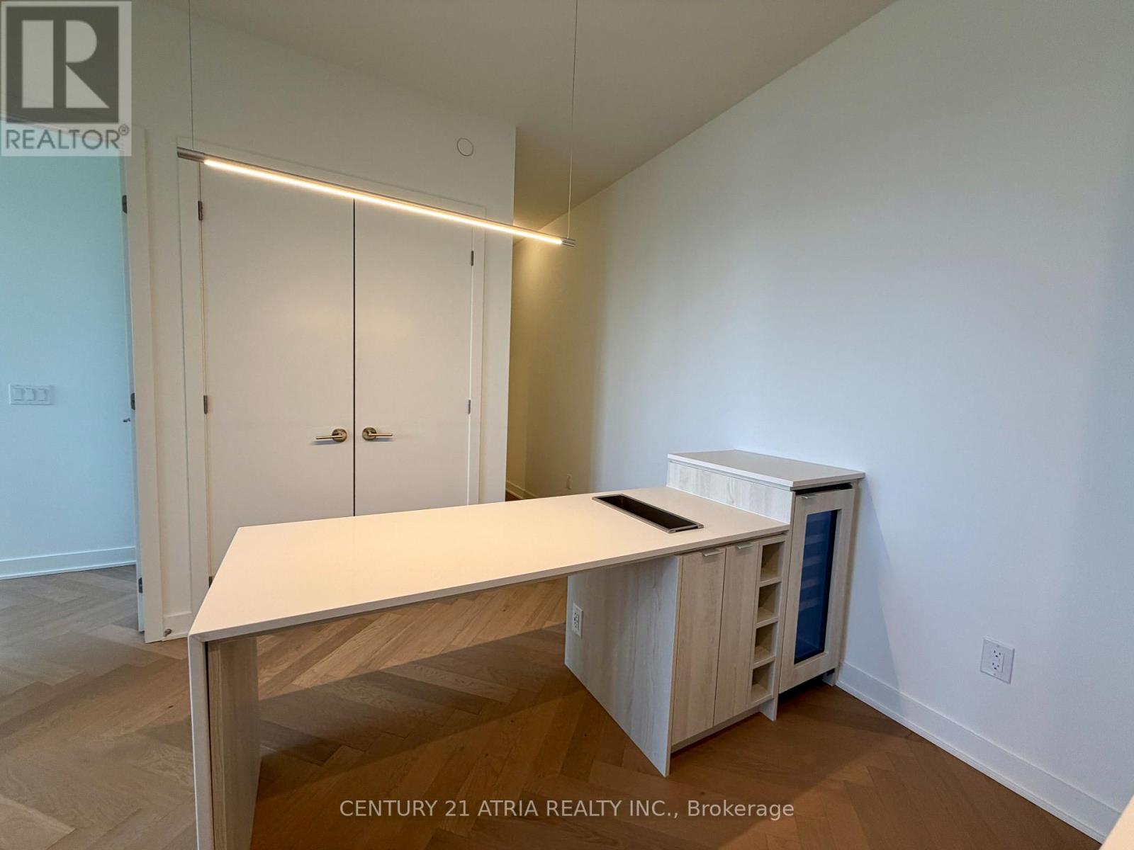 2401 - 11 Yorkville Avenue, Toronto, Ontario  M4W 0B7 - Photo 5 - C12931966