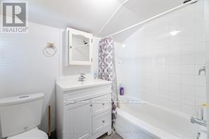 16 Royal Avenue, Hamilton, Ontario  L8S 2C2 - Photo 14 - X12984786