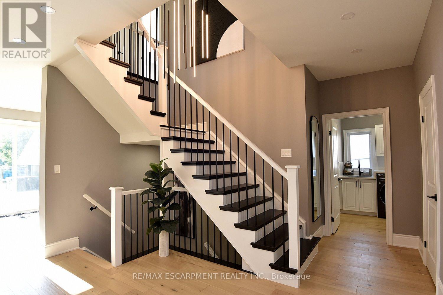 796 Highway 6, Haldimand, Ontario  N3W 1M8 - Photo 18 - X12984930