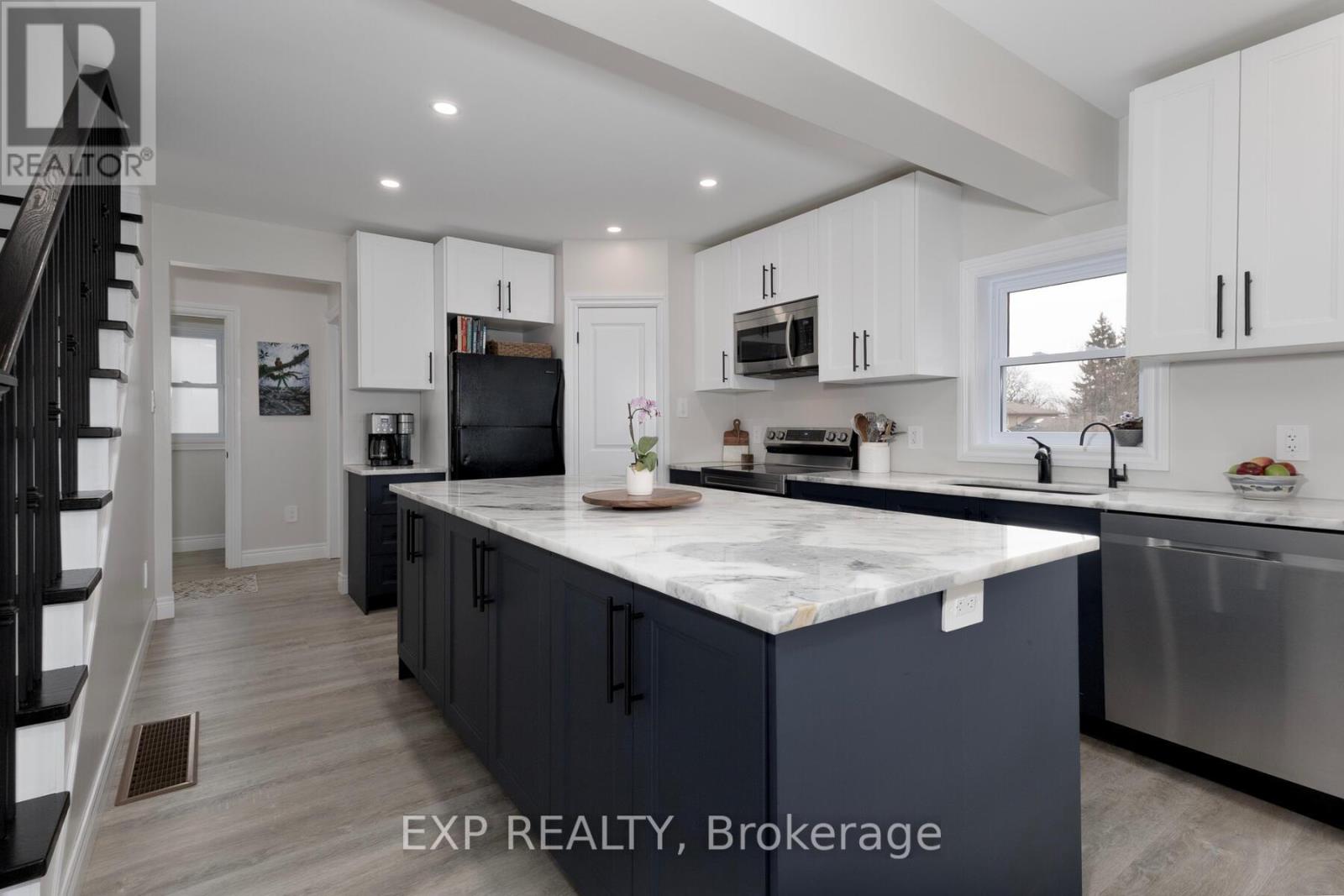 1038 Dearness Drive, London South, Ontario  N6E 1N7 - Photo 2 - X12901810