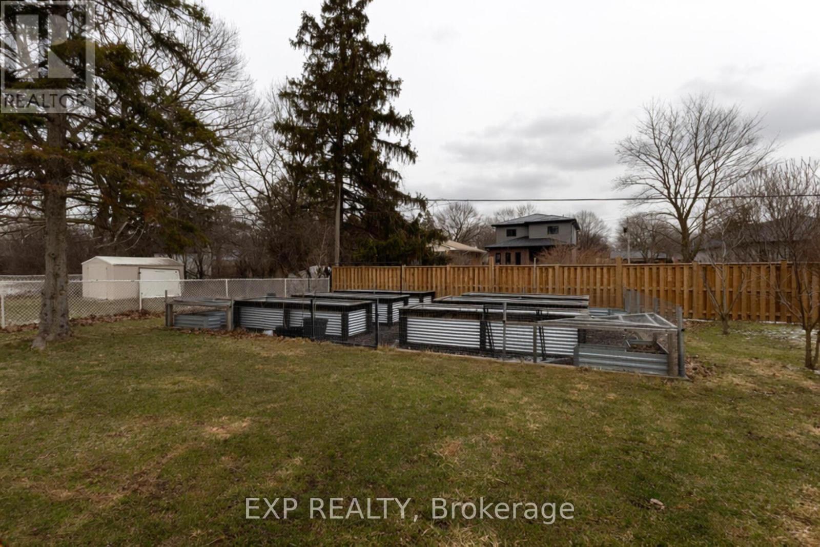 1038 Dearness Drive, London South, Ontario  N6E 1N7 - Photo 41 - X12901810