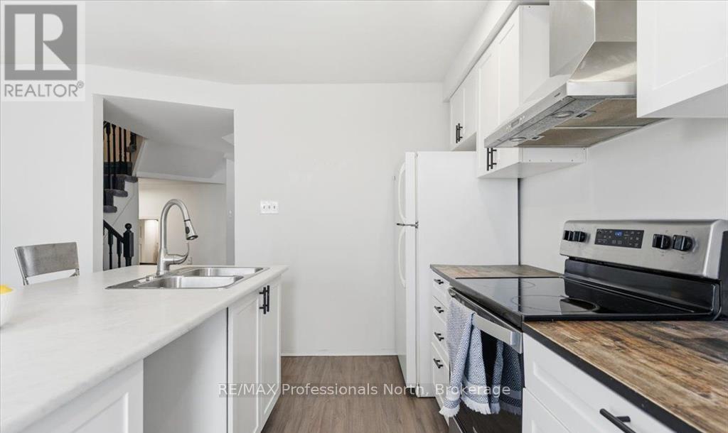 98 Roxton Road, Oakville, Ontario  L6H 6V4 - Photo 10 - W12984934