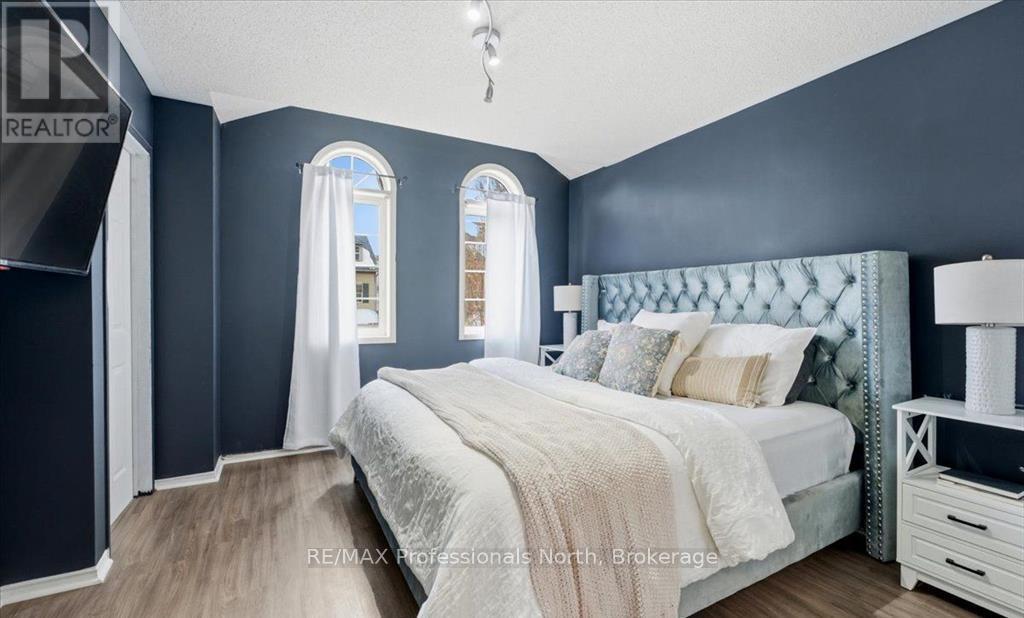 98 Roxton Road, Oakville, Ontario  L6H 6V4 - Photo 15 - W12984934