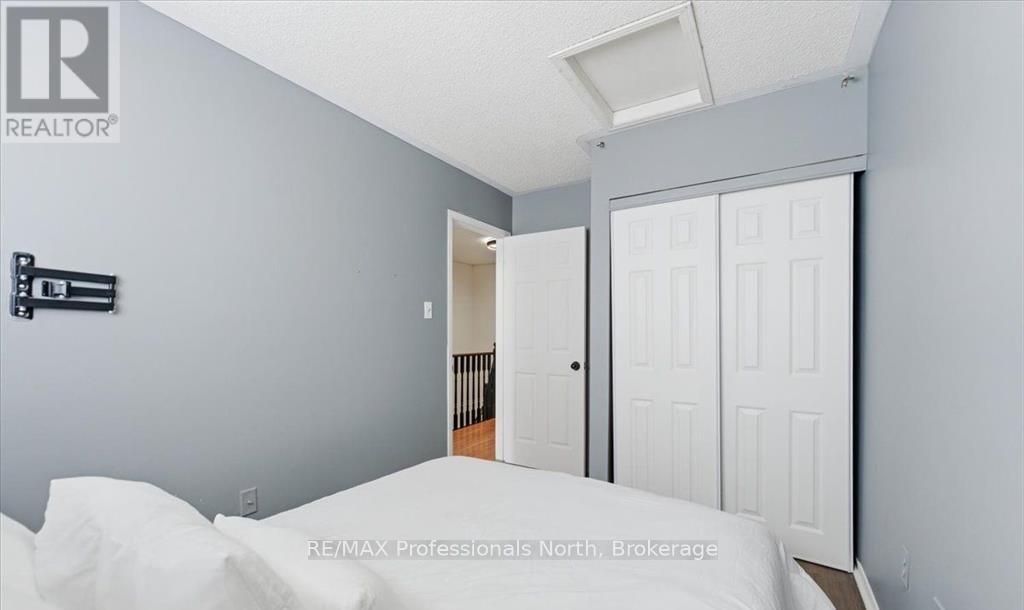 98 Roxton Road, Oakville, Ontario  L6H 6V4 - Photo 18 - W12984934