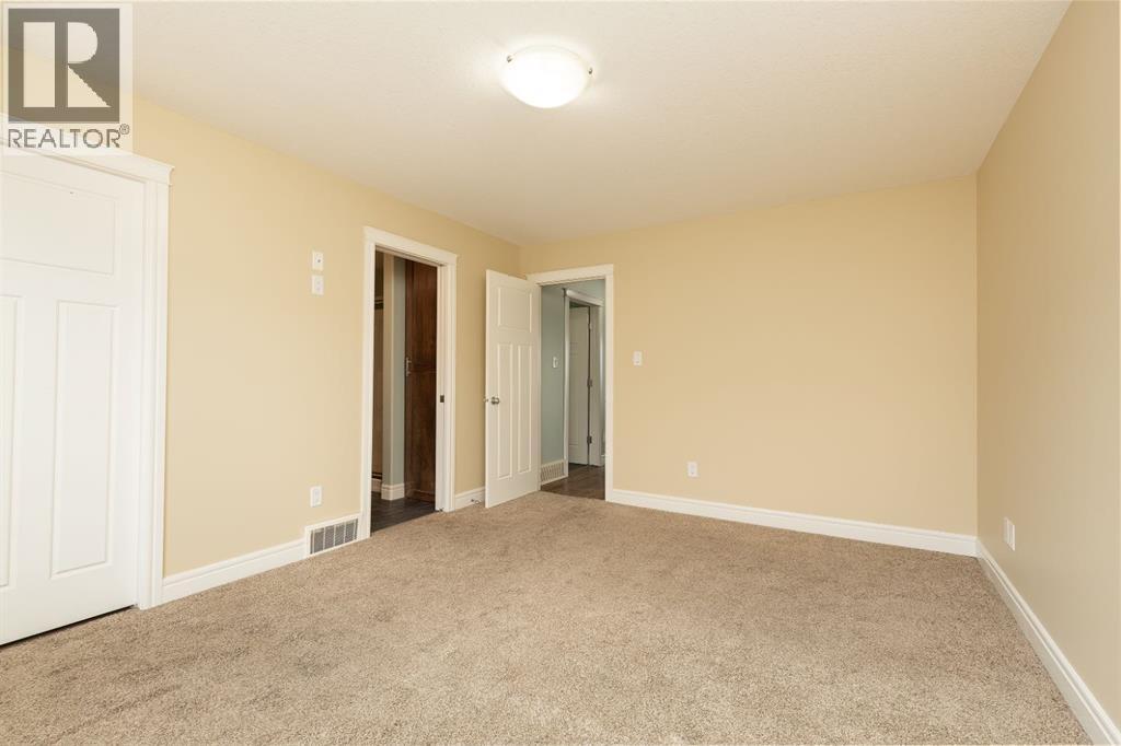 847 Mt Sundance Manor W, Lethbridge, Alberta  T1J 4S7 - Photo 20 - A2271678