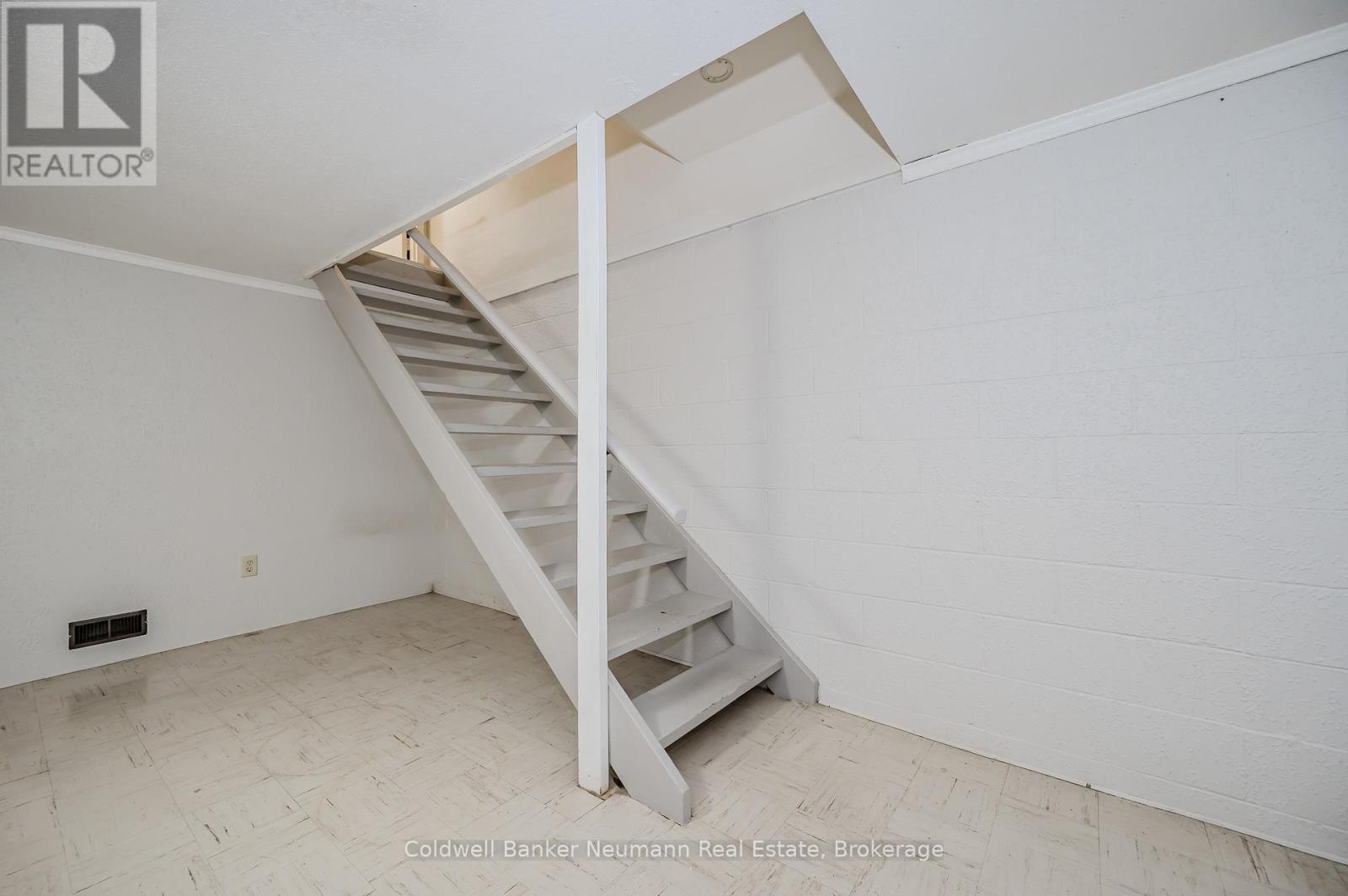 144 Princeton Drive, Hamilton, Ontario  L8T 1S8 - Photo 18 - X12984952